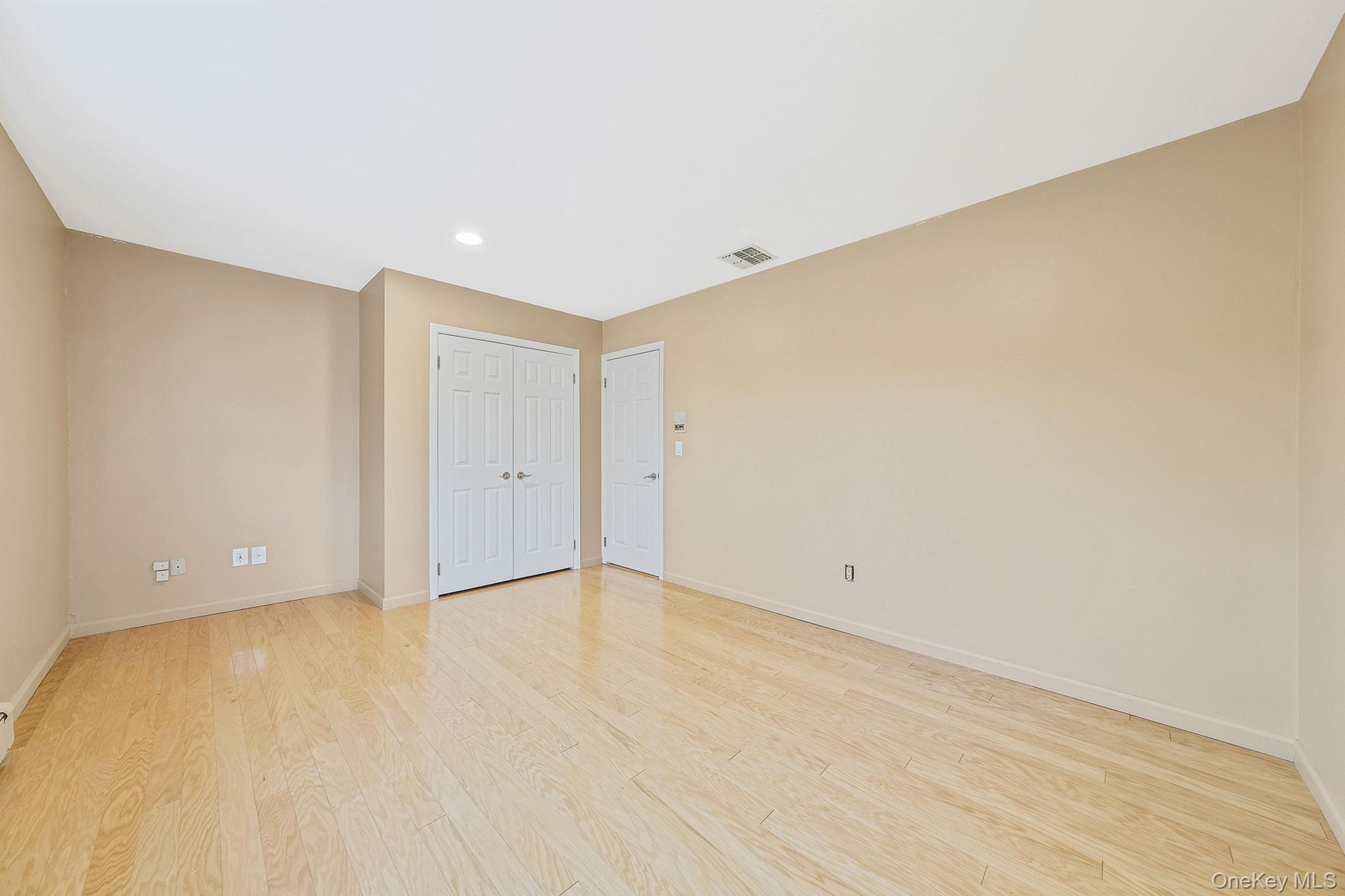 Single Family Cori Suffolk County, NY 11716, MLS-939307-7