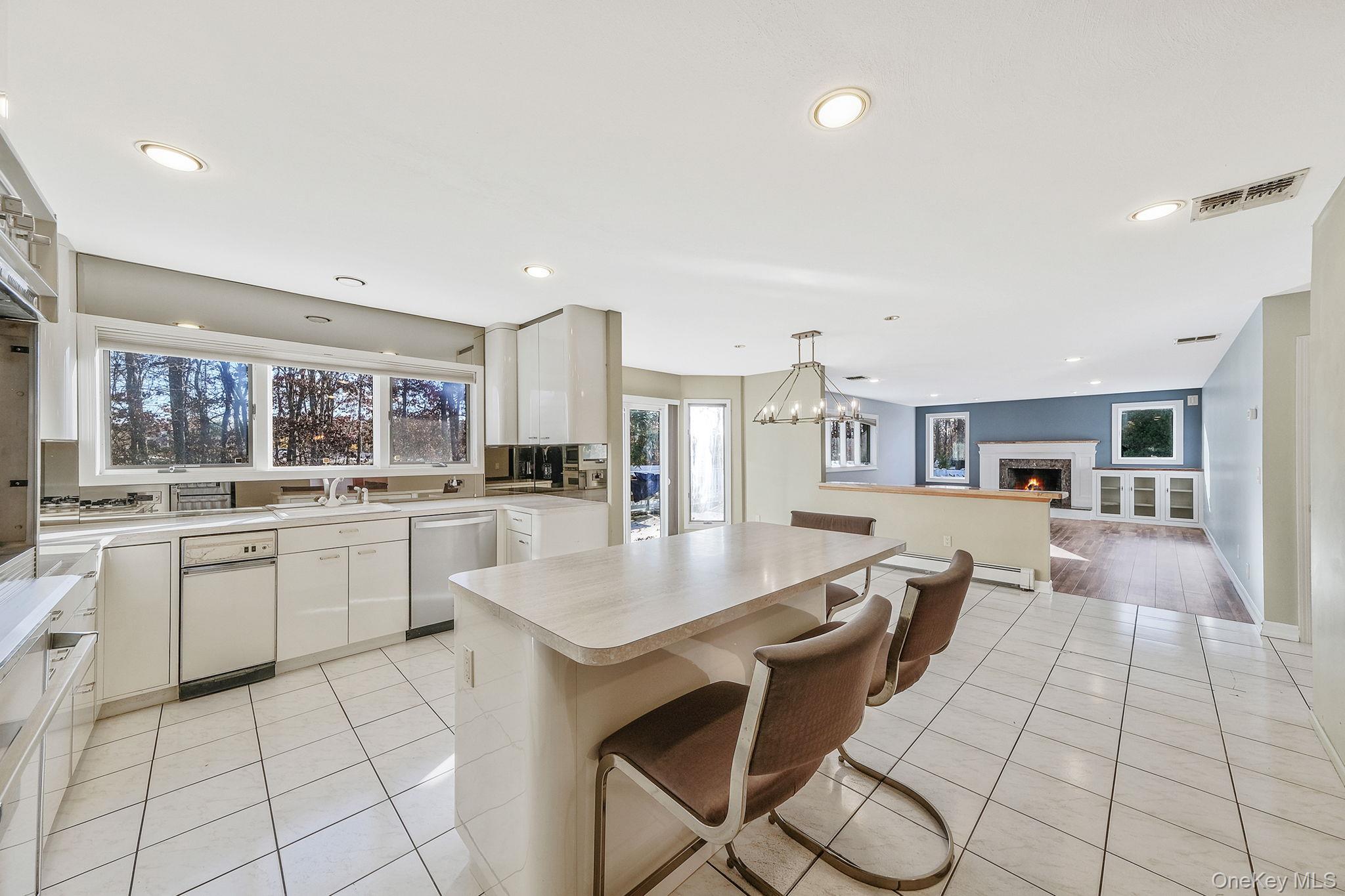 Single Family Cori Suffolk County, NY 11716, MLS-939307-9