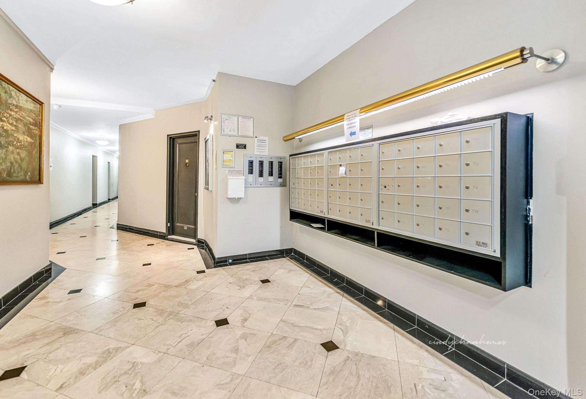 Coop Clyde  Queens, NY 11375, MLS-939325-4