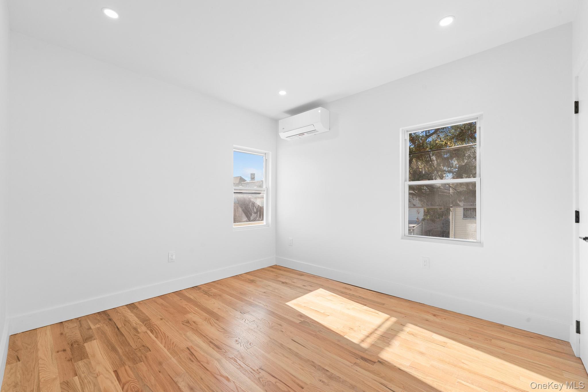 Single Family 85th Queens, NY 11421, MLS-939339-11