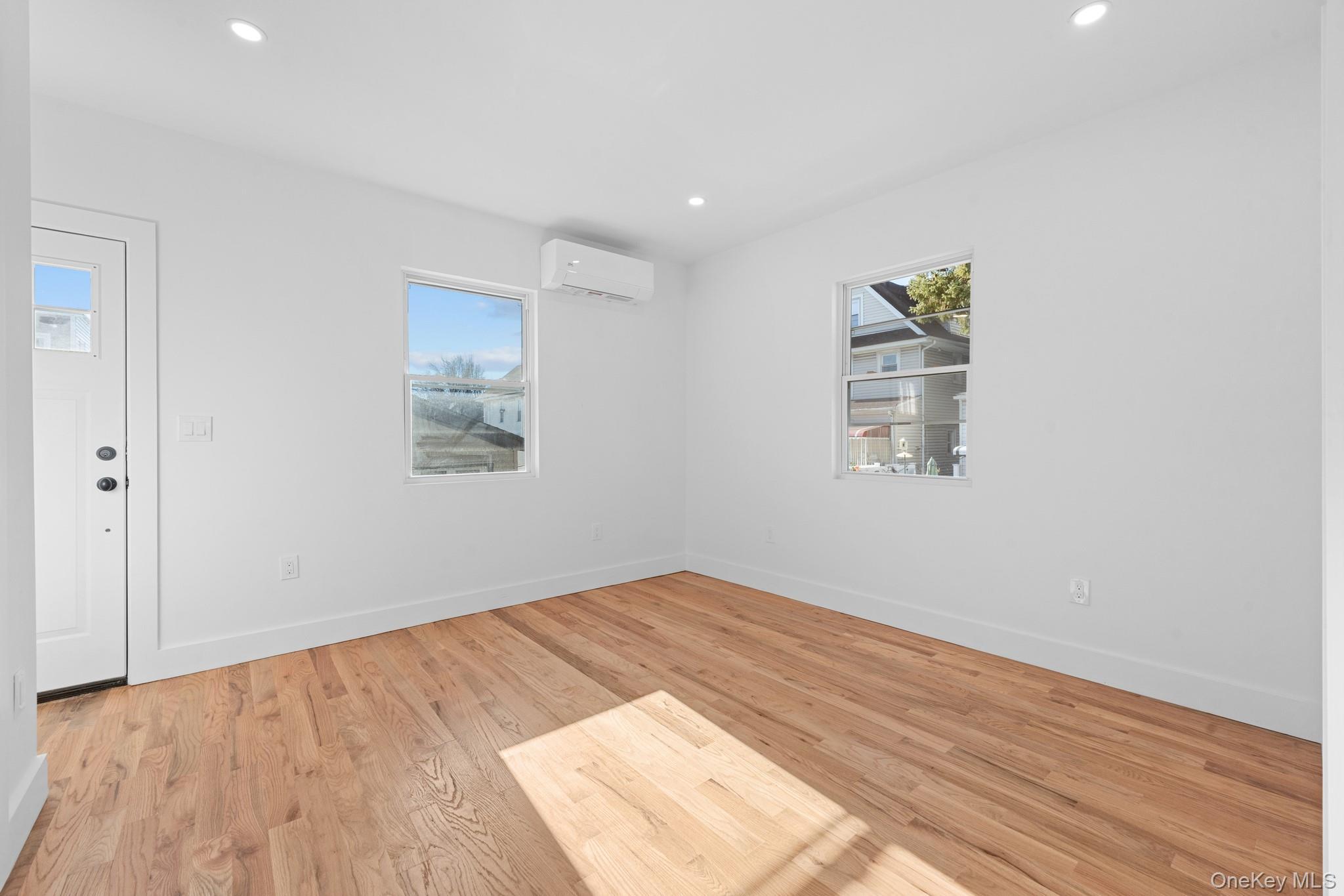 Single Family 85th Queens, NY 11421, MLS-939339-8