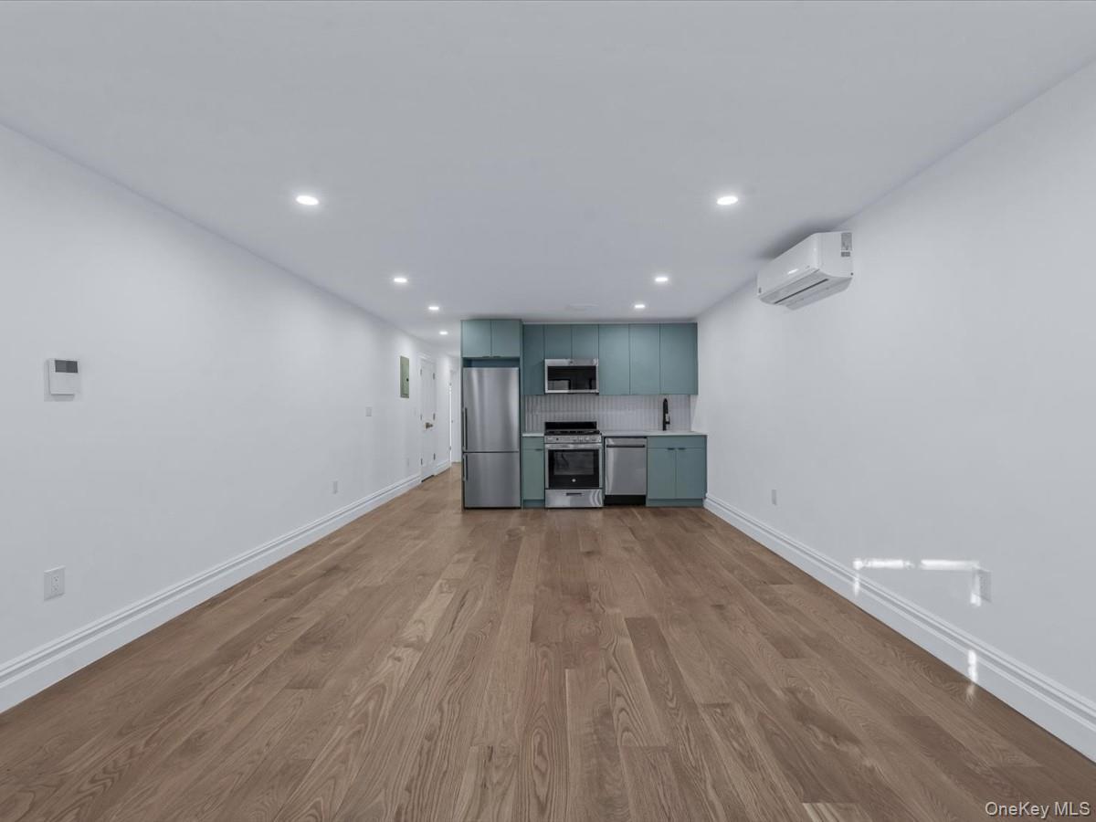 Single Family Hancock Street  Brooklyn, NY 11233, MLS-939363-25