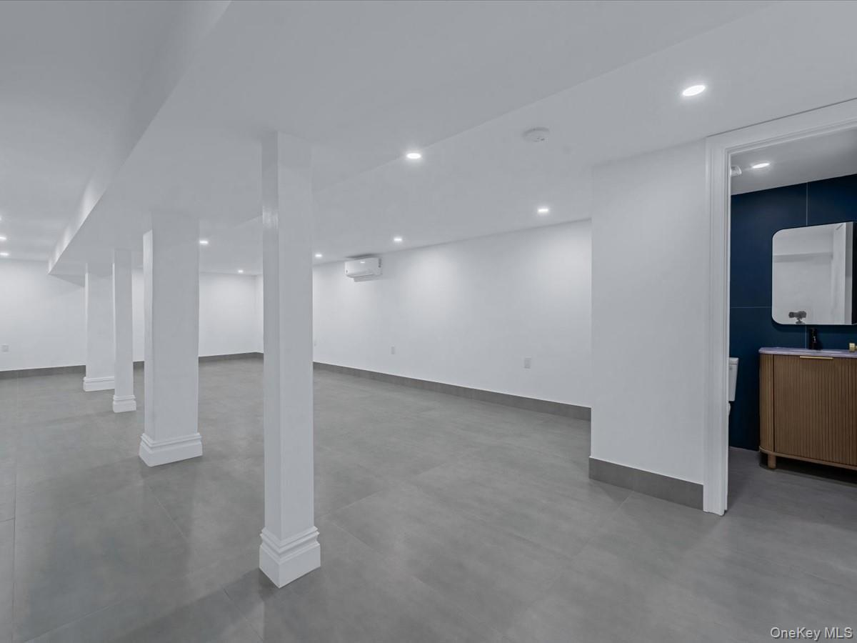 Single Family Hancock Street  Brooklyn, NY 11233, MLS-939363-35