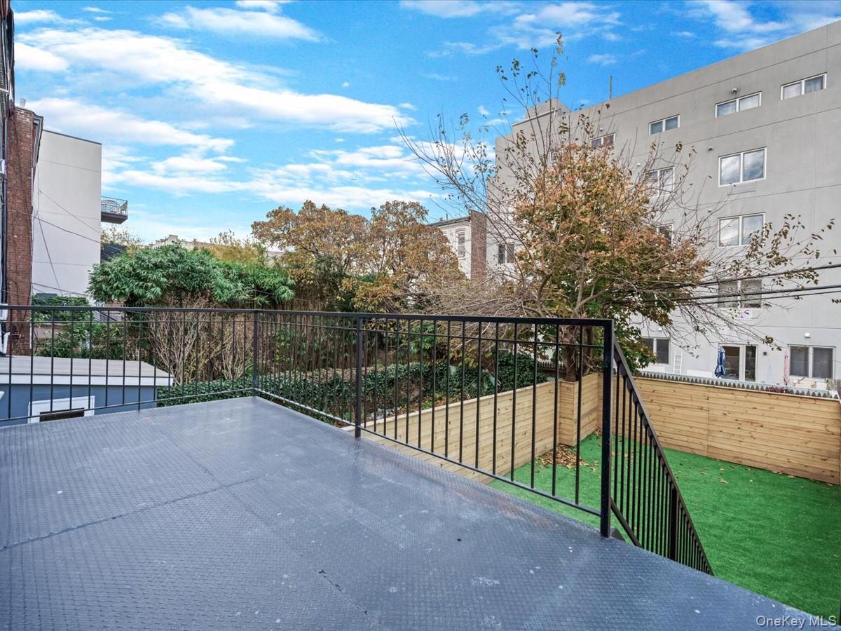 Single Family Hancock Street  Brooklyn, NY 11233, MLS-939363-39