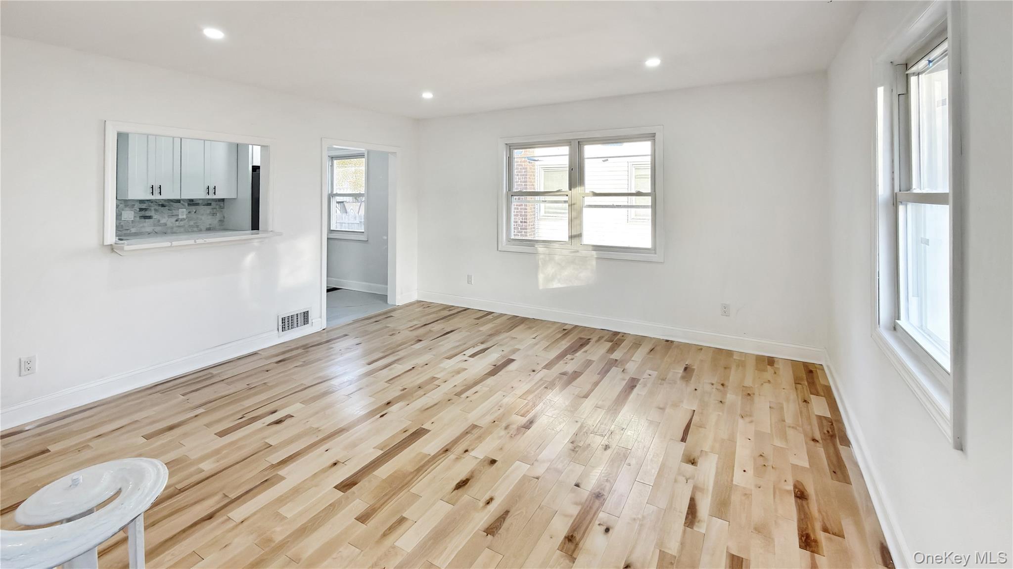 Single Family Circle  Nassau County, NY 11550, MLS-939378-11