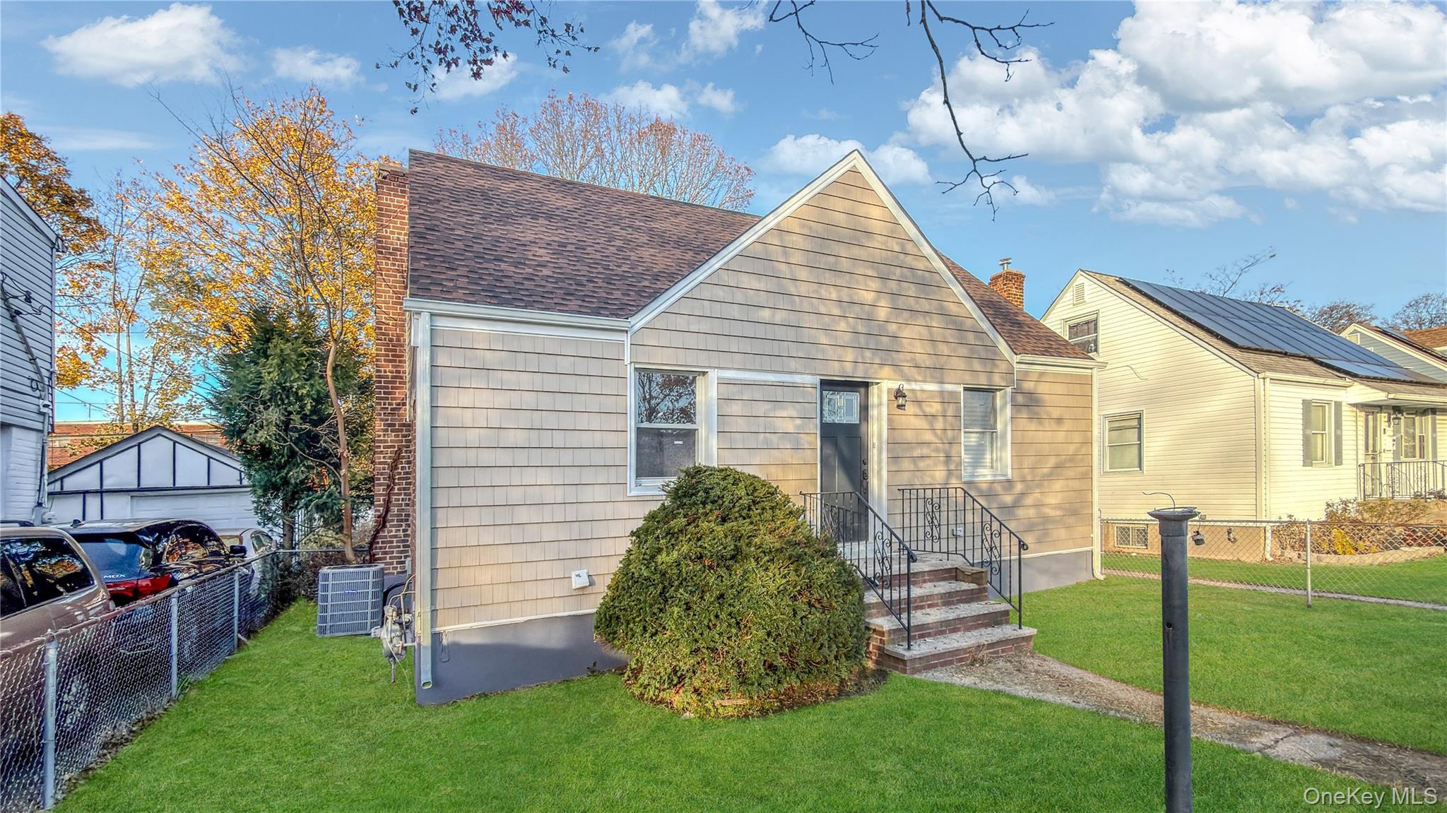 Single Family Circle  Nassau County, NY 11550, MLS-939378-2