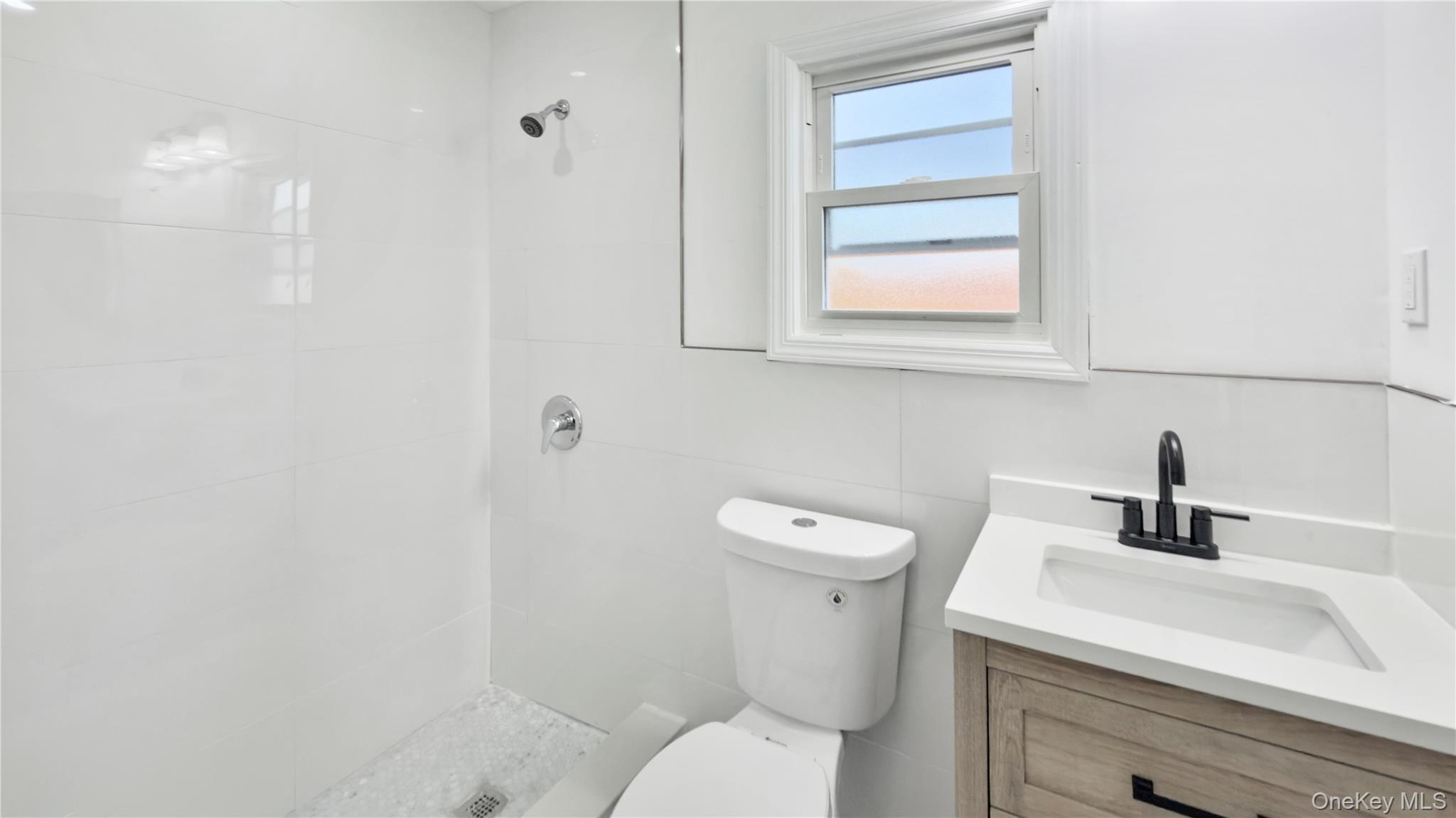 Single Family Circle  Nassau County, NY 11550, MLS-939378-28