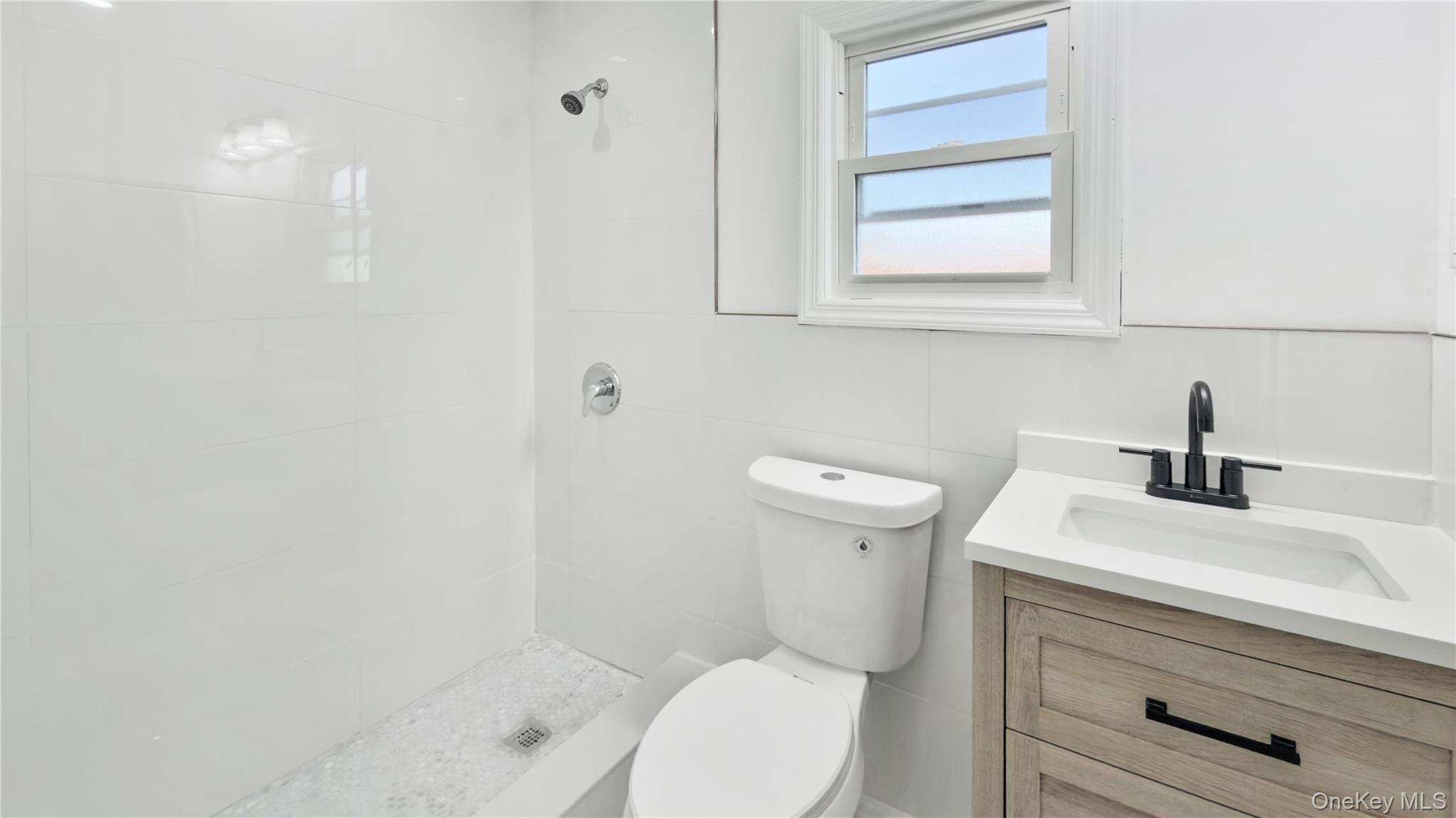 Single Family Circle  Nassau County, NY 11550, MLS-939378-29