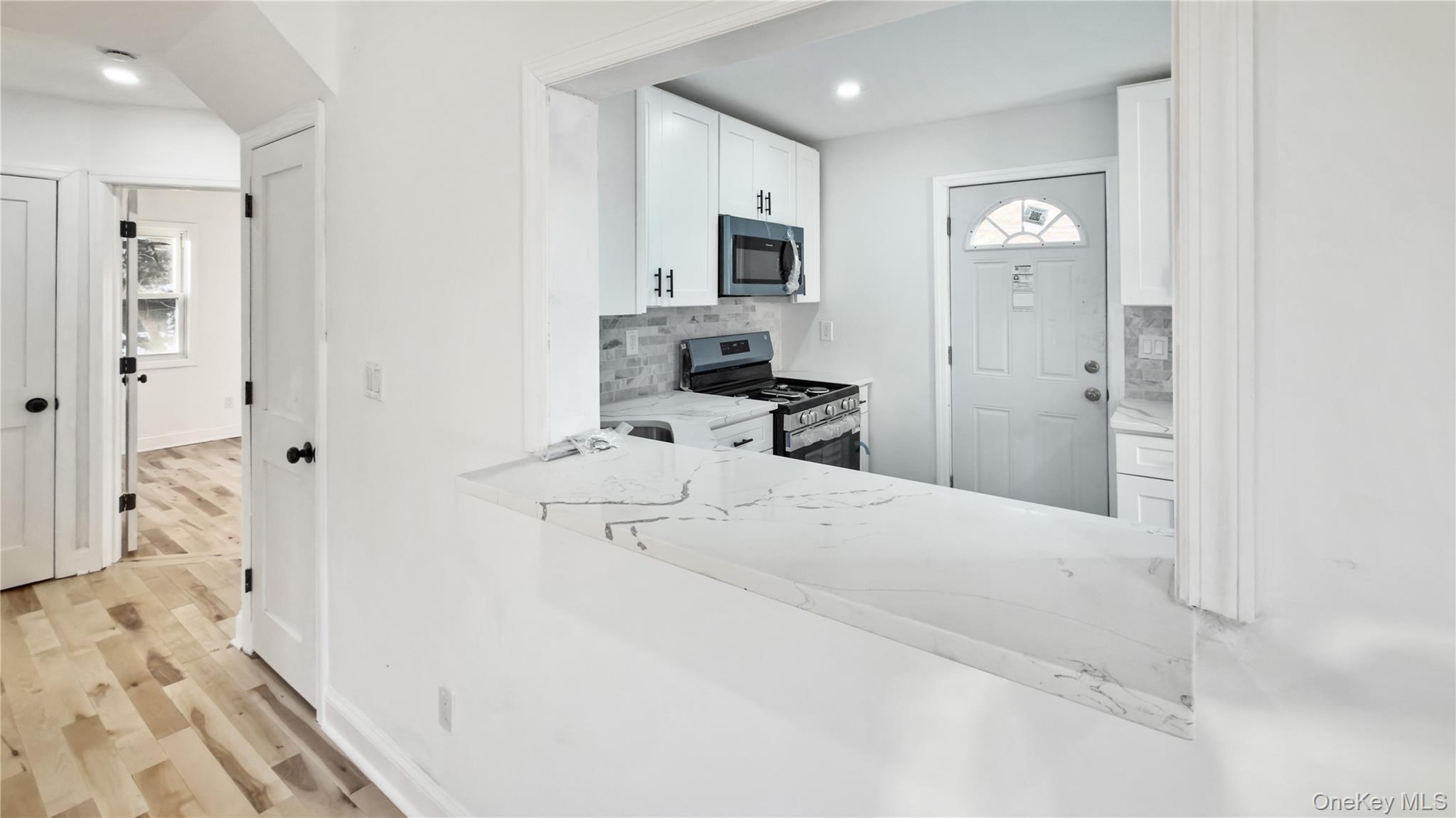 Single Family Circle  Nassau County, NY 11550, MLS-939378-30