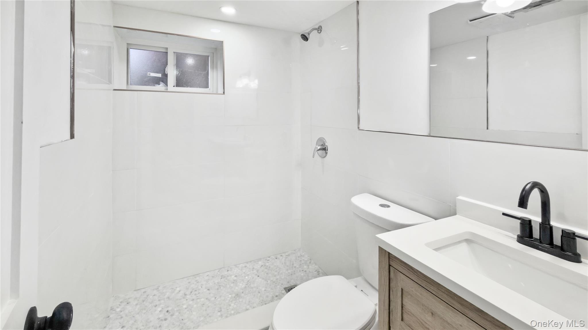 Single Family Circle  Nassau County, NY 11550, MLS-939378-33