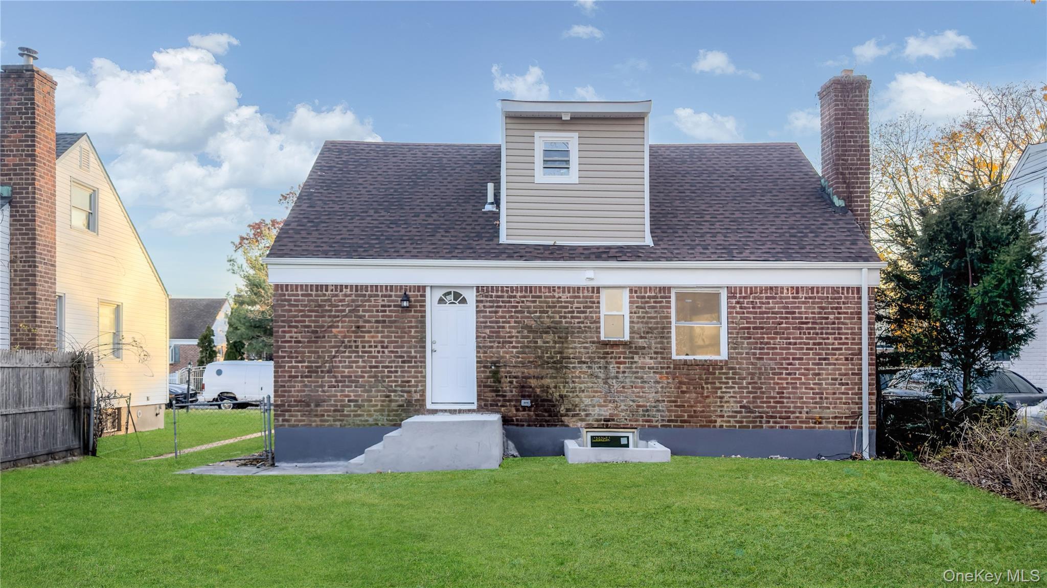 Single Family Circle  Nassau County, NY 11550, MLS-939378-37