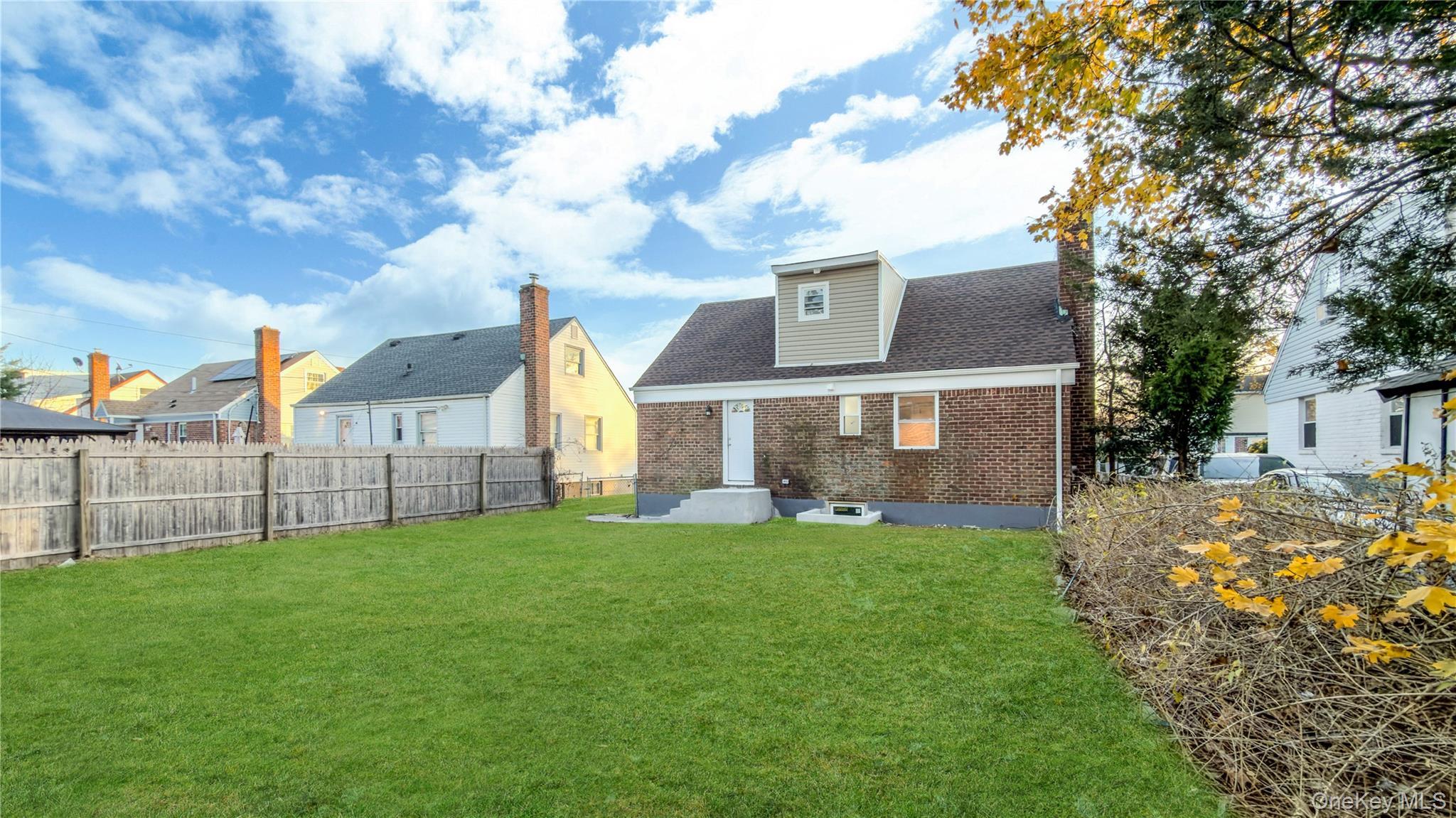 Single Family Circle  Nassau County, NY 11550, MLS-939378-41