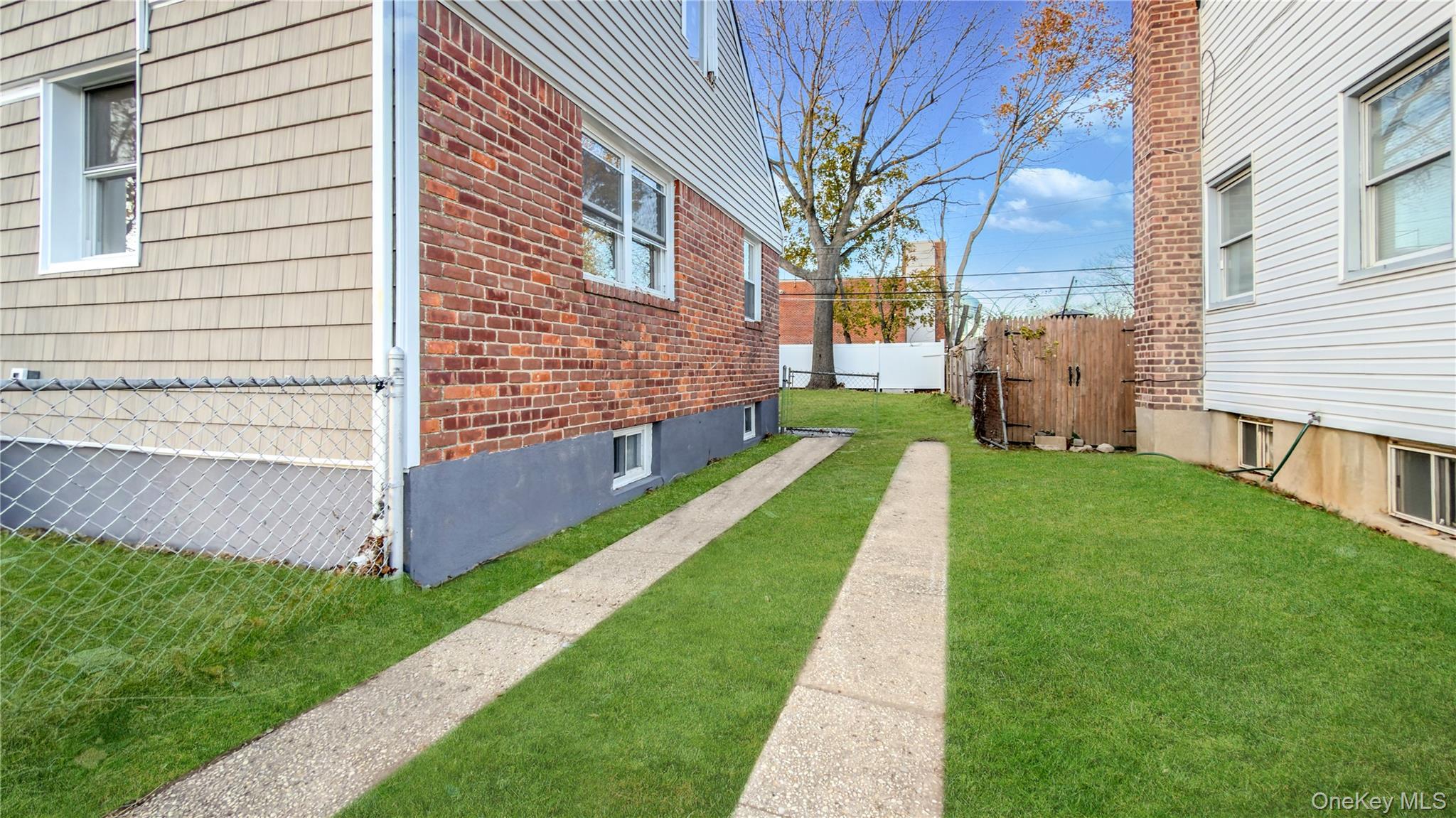 Single Family Circle  Nassau County, NY 11550, MLS-939378-7