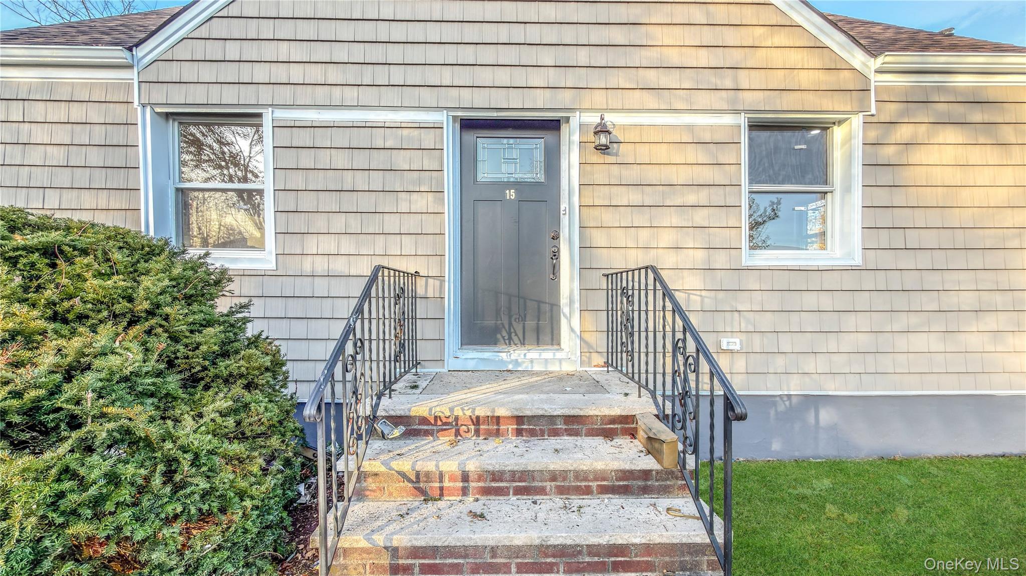 Single Family Circle  Nassau County, NY 11550, MLS-939378-9