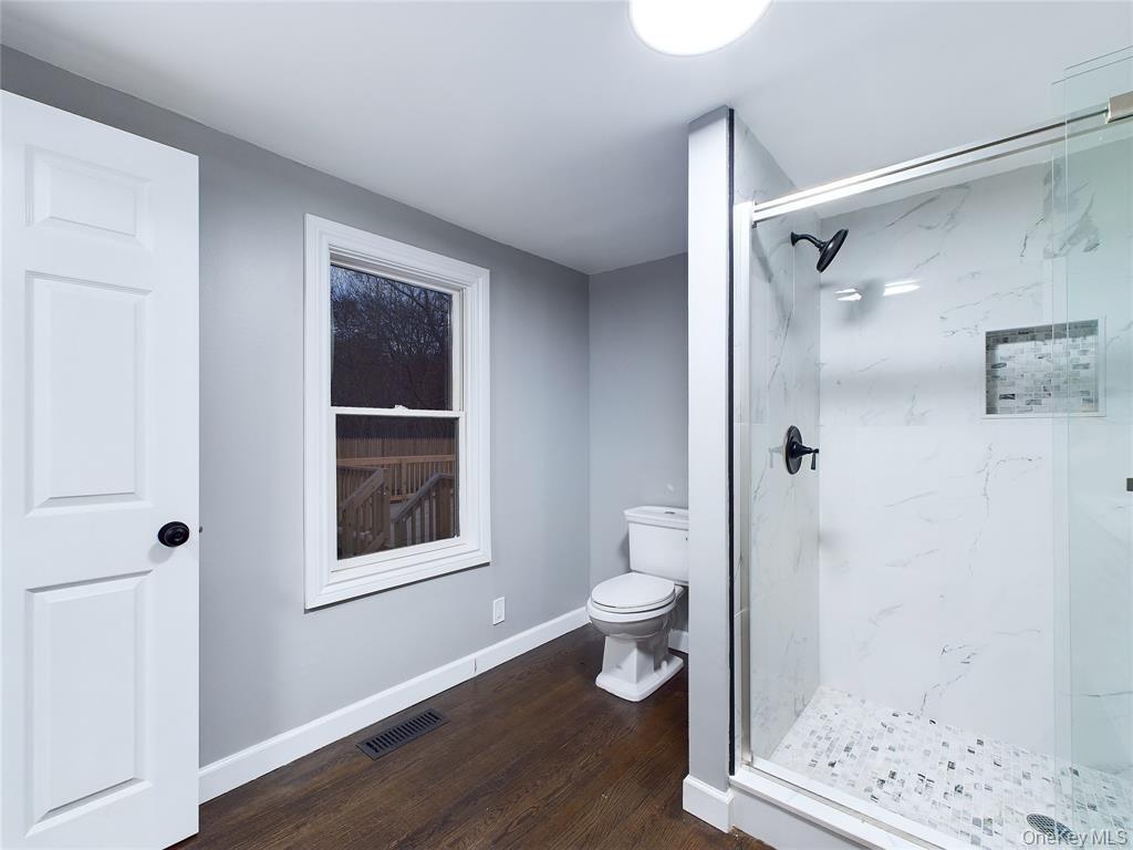 Single Family Clinton Suffolk County, NY 11772, MLS-939382-24