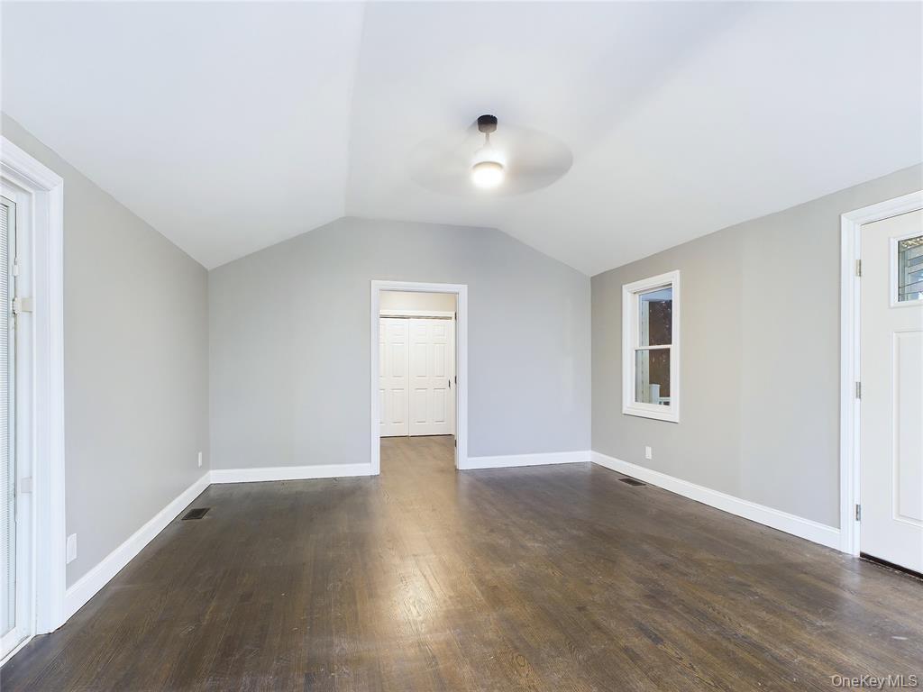 Single Family Clinton Suffolk County, NY 11772, MLS-939382-8