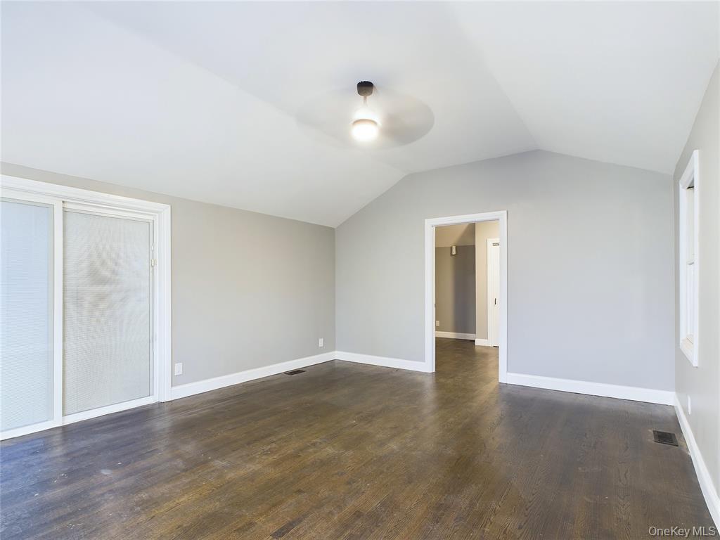 Single Family Clinton Suffolk County, NY 11772, MLS-939382-9