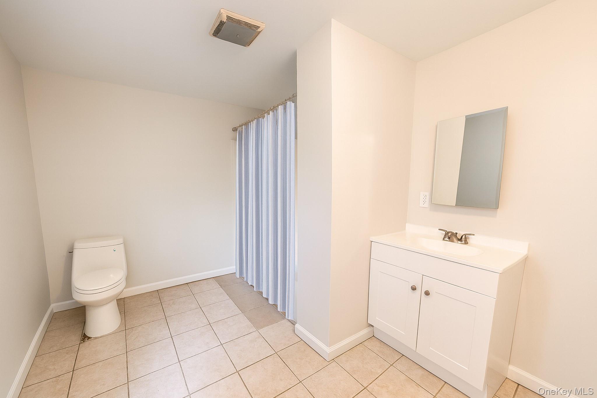 Single Family Joshuas Suffolk County, NY 11722, MLS-939399-21