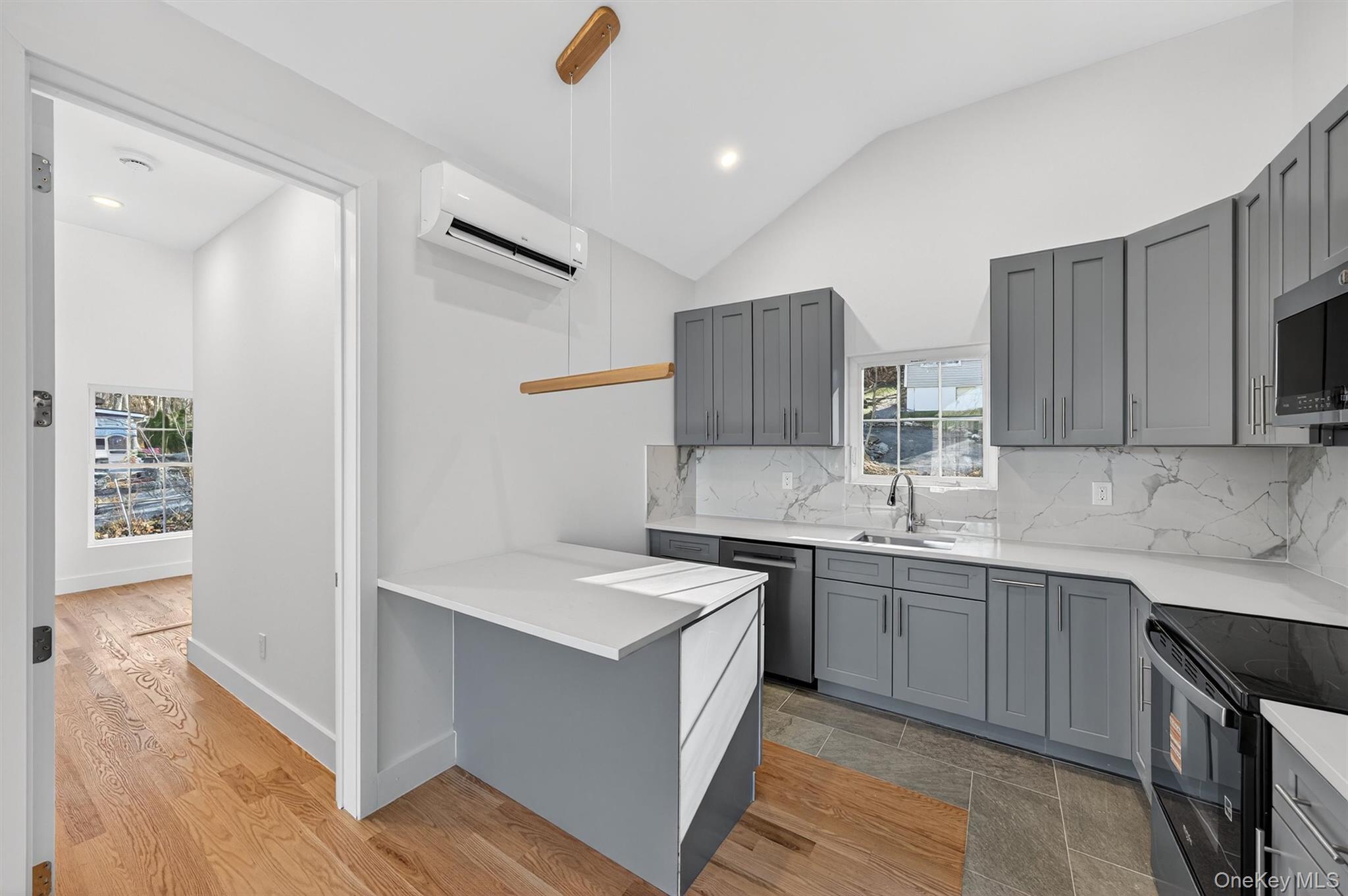 Single Family Grandview  Orange County, NY 10950, MLS-939443-12