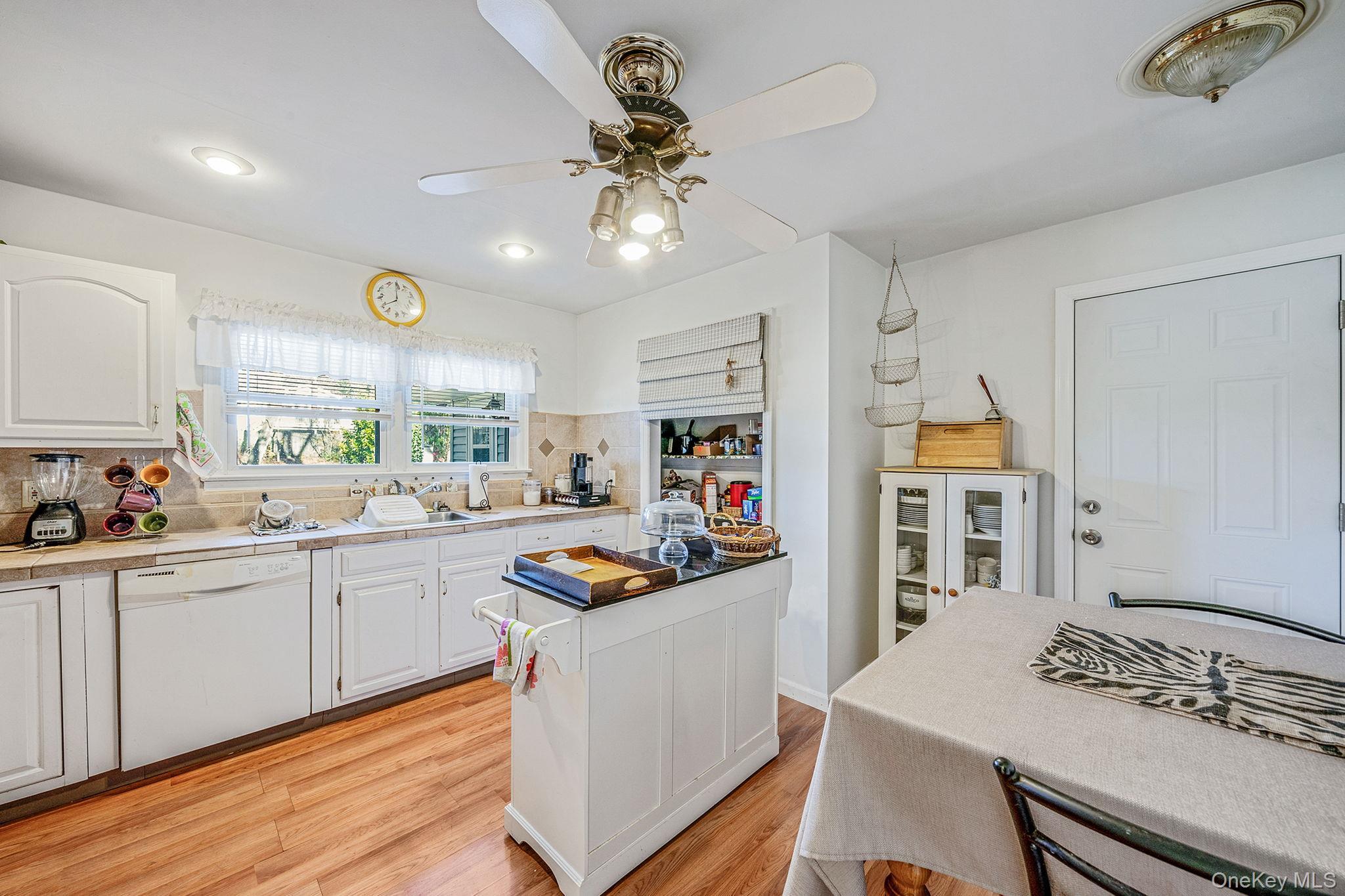 Single Family Coram Swezeytown Suffolk County, NY 11727, MLS-939457-11