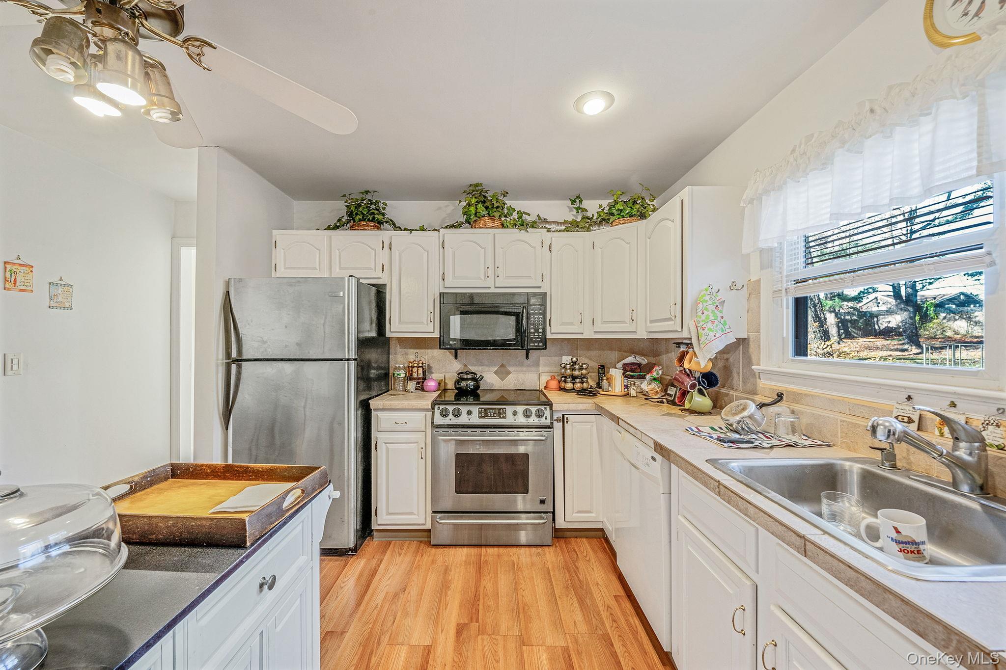 Single Family Coram Swezeytown Suffolk County, NY 11727, MLS-939457-13