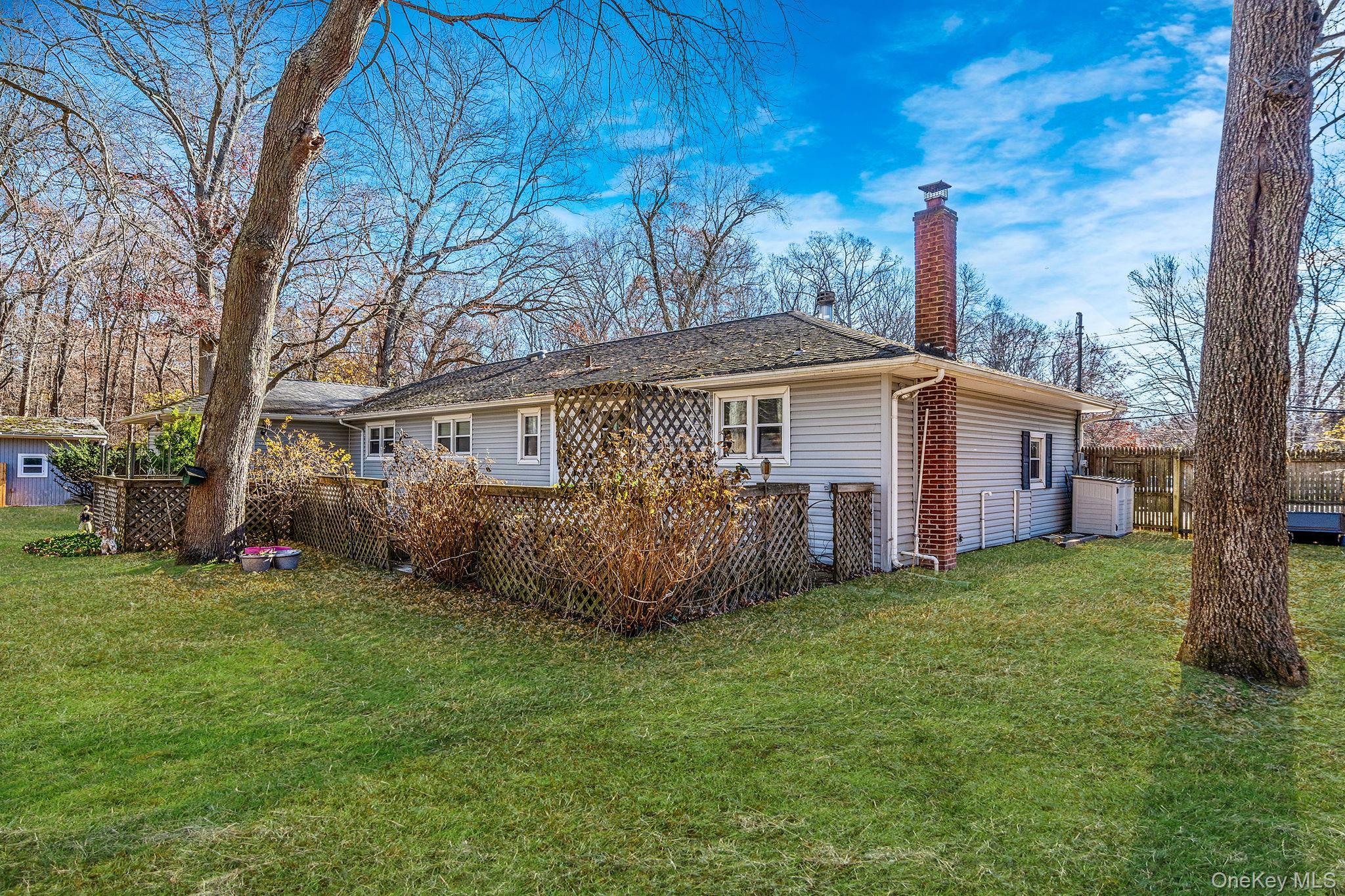Single Family Coram Swezeytown Suffolk County, NY 11727, MLS-939457-25
