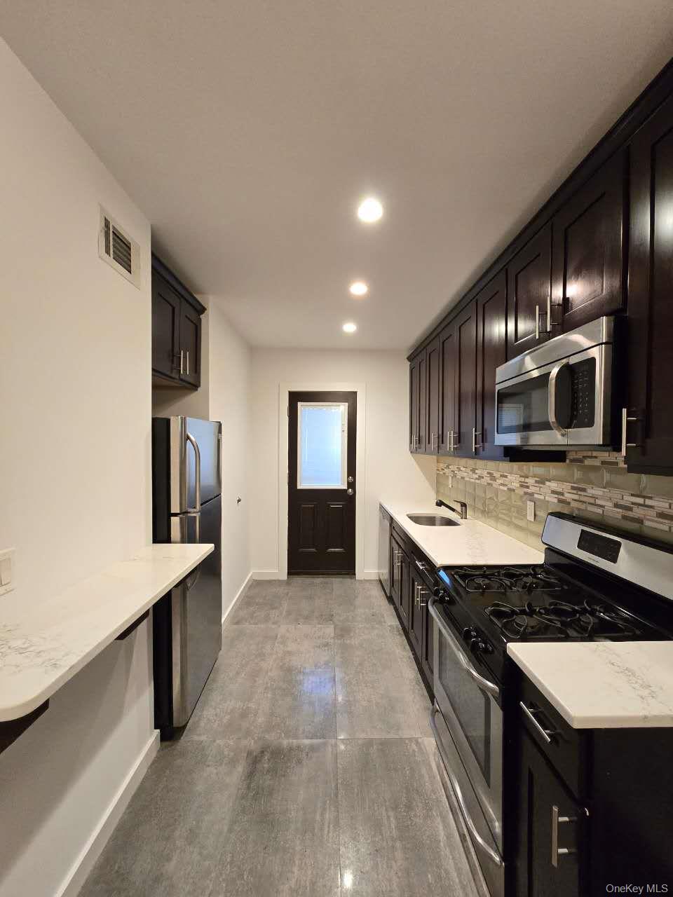 Single Family Noll  Brooklyn, NY 11206, MLS-939497-22