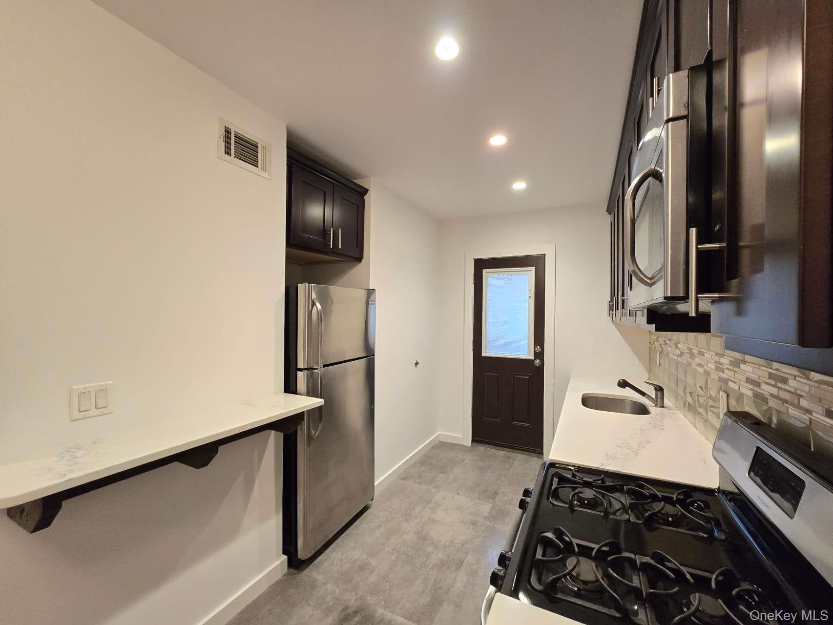 Single Family Noll  Brooklyn, NY 11206, MLS-939497-23