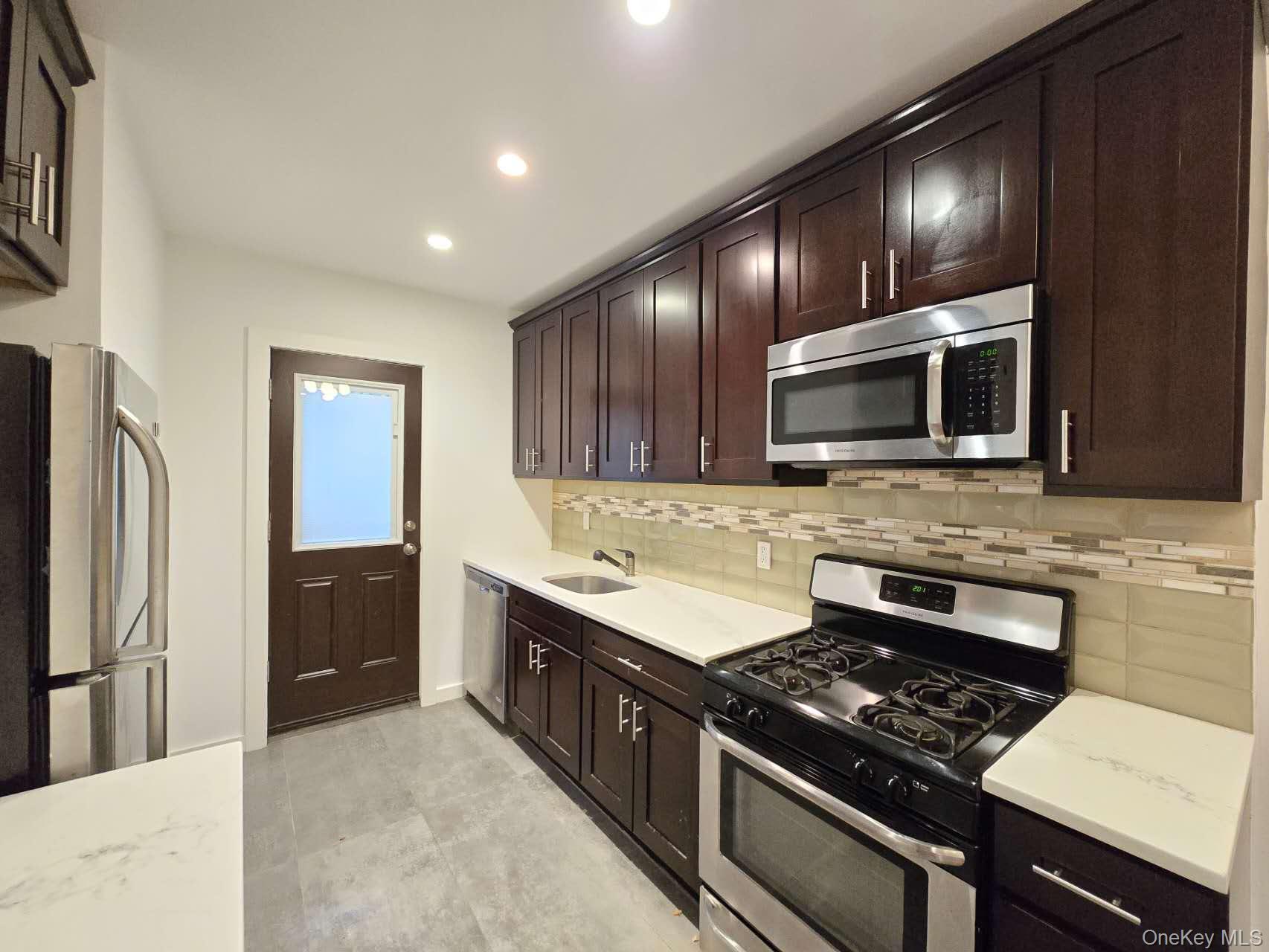 Single Family Noll  Brooklyn, NY 11206, MLS-939497-24