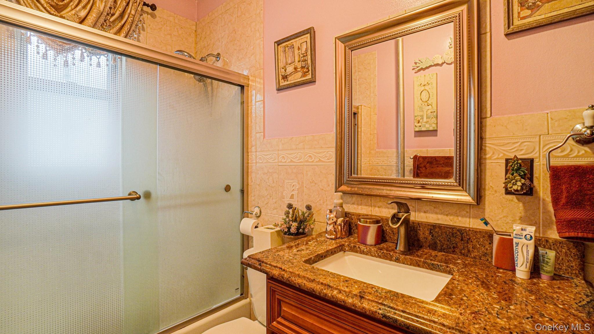 Single Family Commonwealth Bronx, NY 10472, MLS-939500-11