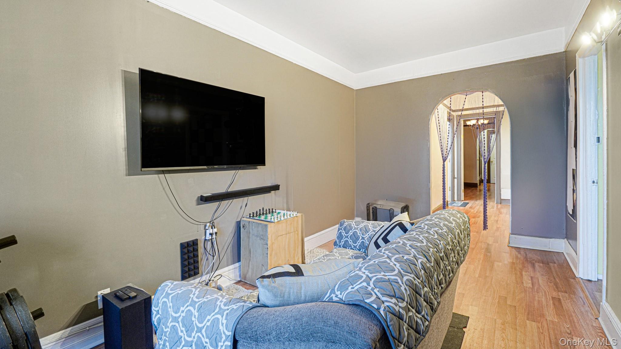 Single Family Commonwealth Bronx, NY 10472, MLS-939500-14