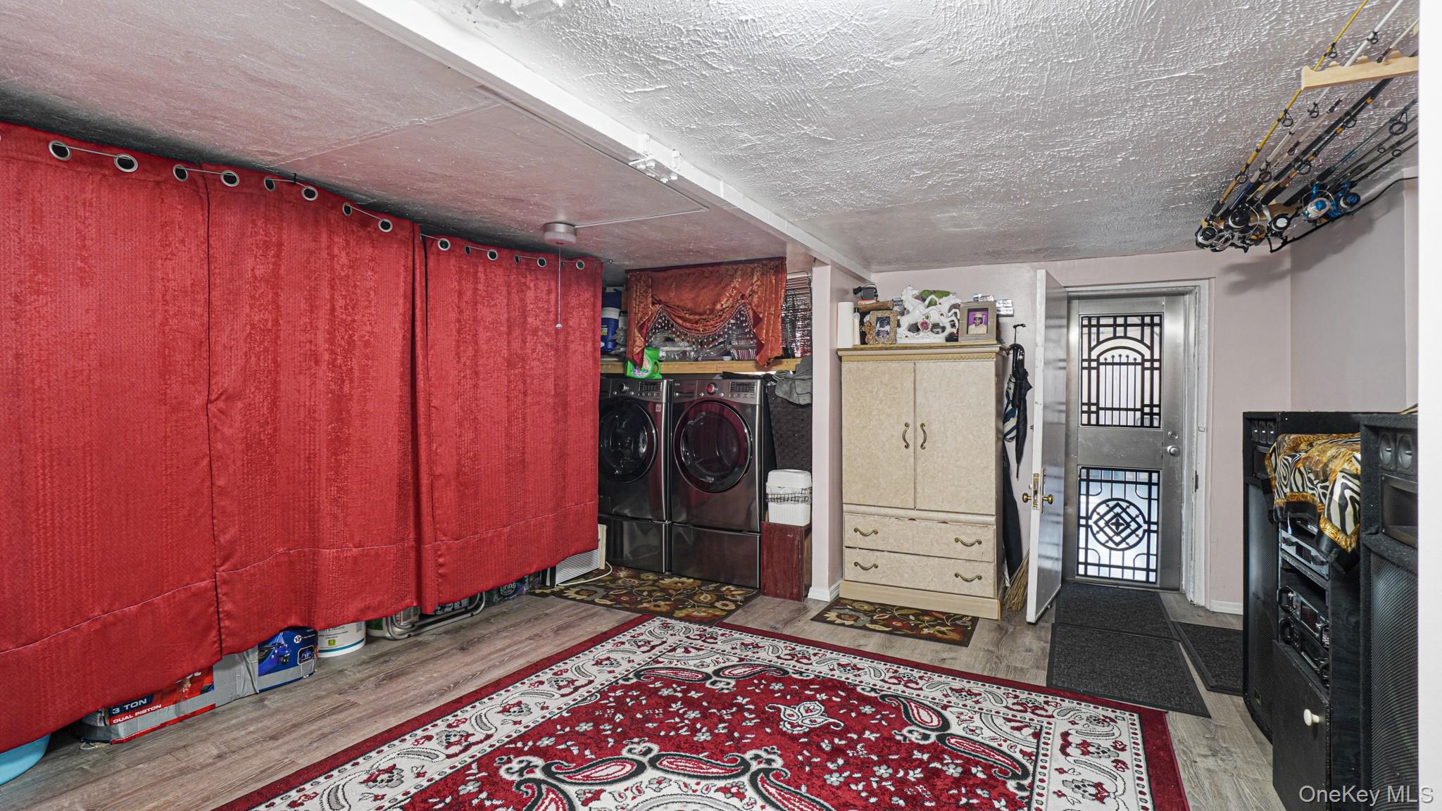 Single Family Commonwealth Bronx, NY 10472, MLS-939500-22