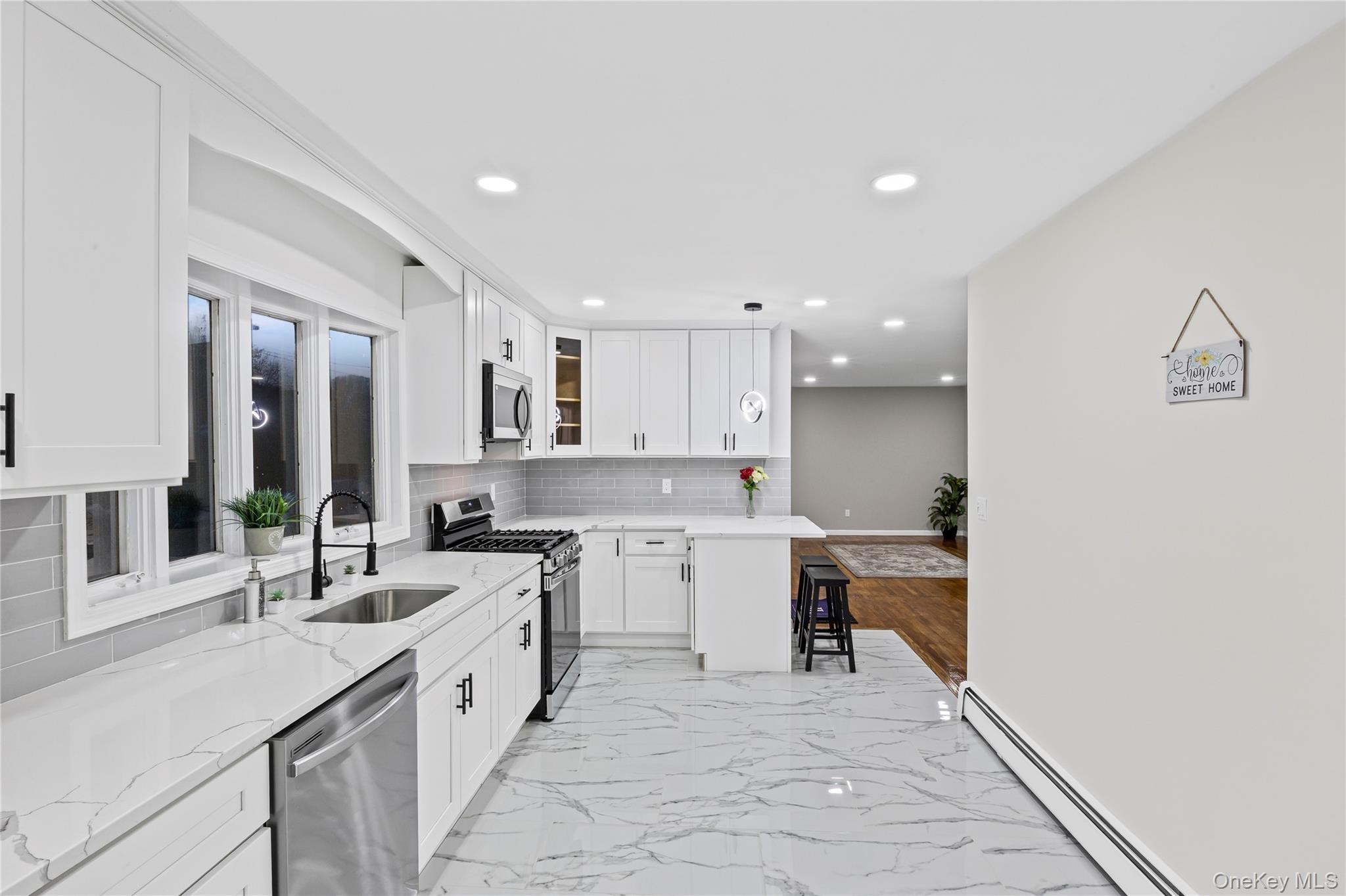 Single Family Hilltop Suffolk County, NY 11717, MLS-939512-11