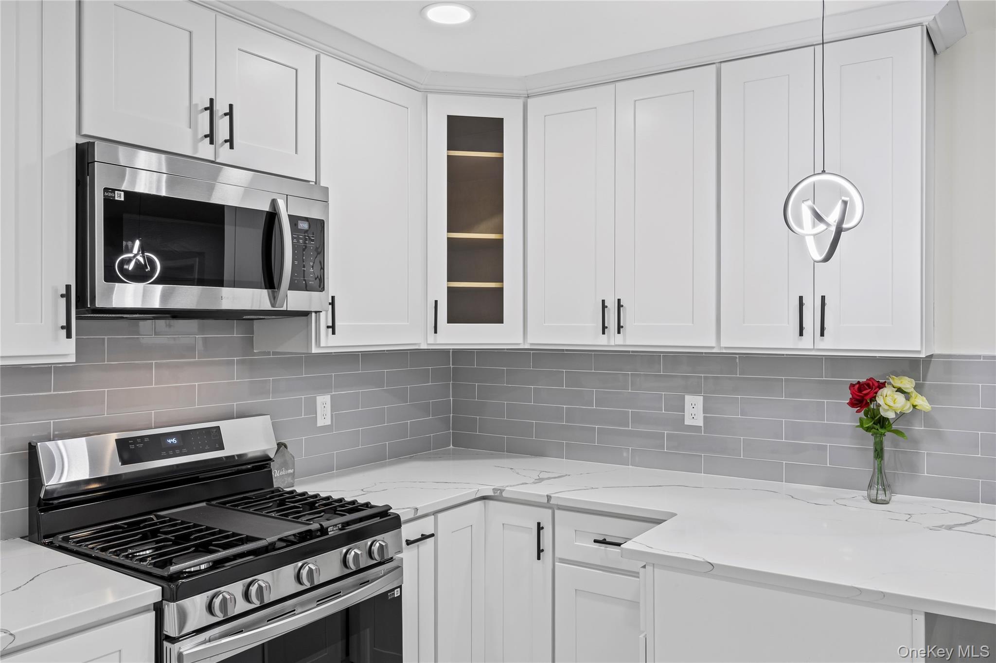 Single Family Hilltop Suffolk County, NY 11717, MLS-939512-12