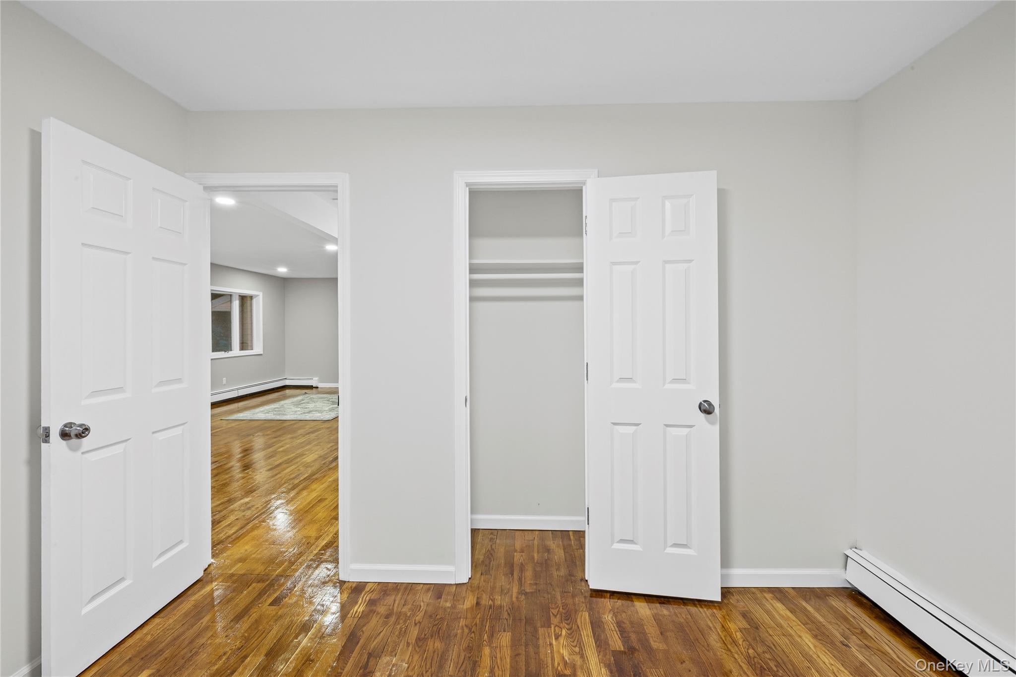 Single Family Hilltop Suffolk County, NY 11717, MLS-939512-16