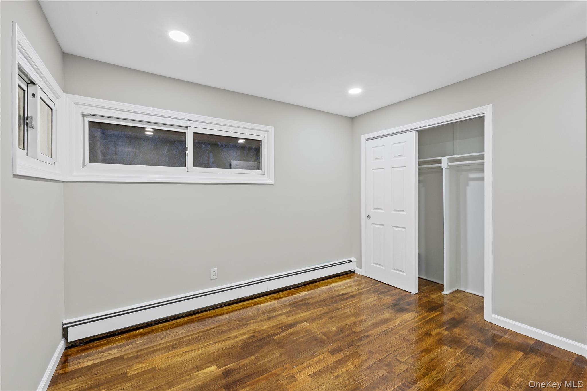 Single Family Hilltop Suffolk County, NY 11717, MLS-939512-18