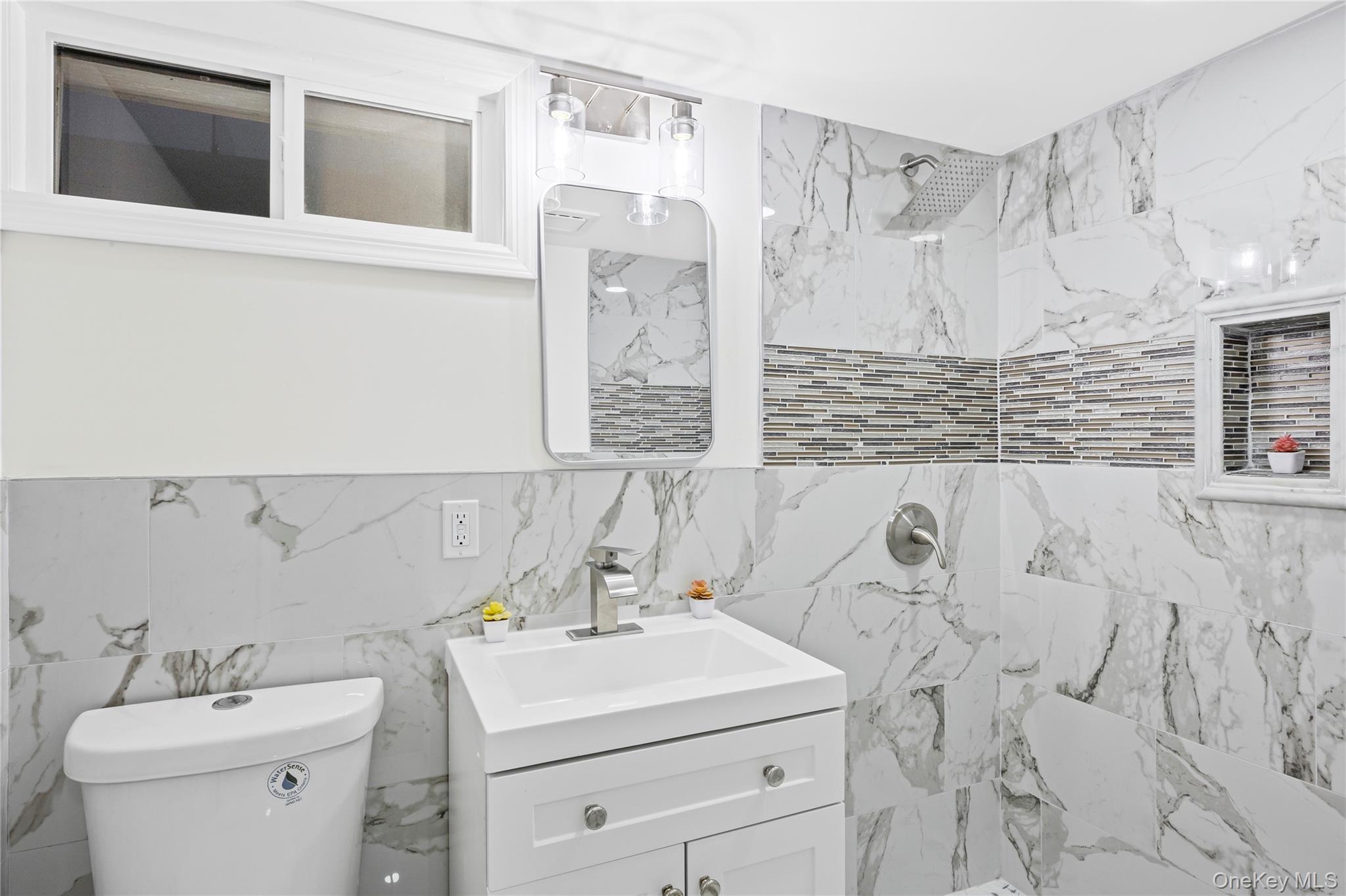 Single Family Hilltop Suffolk County, NY 11717, MLS-939512-25