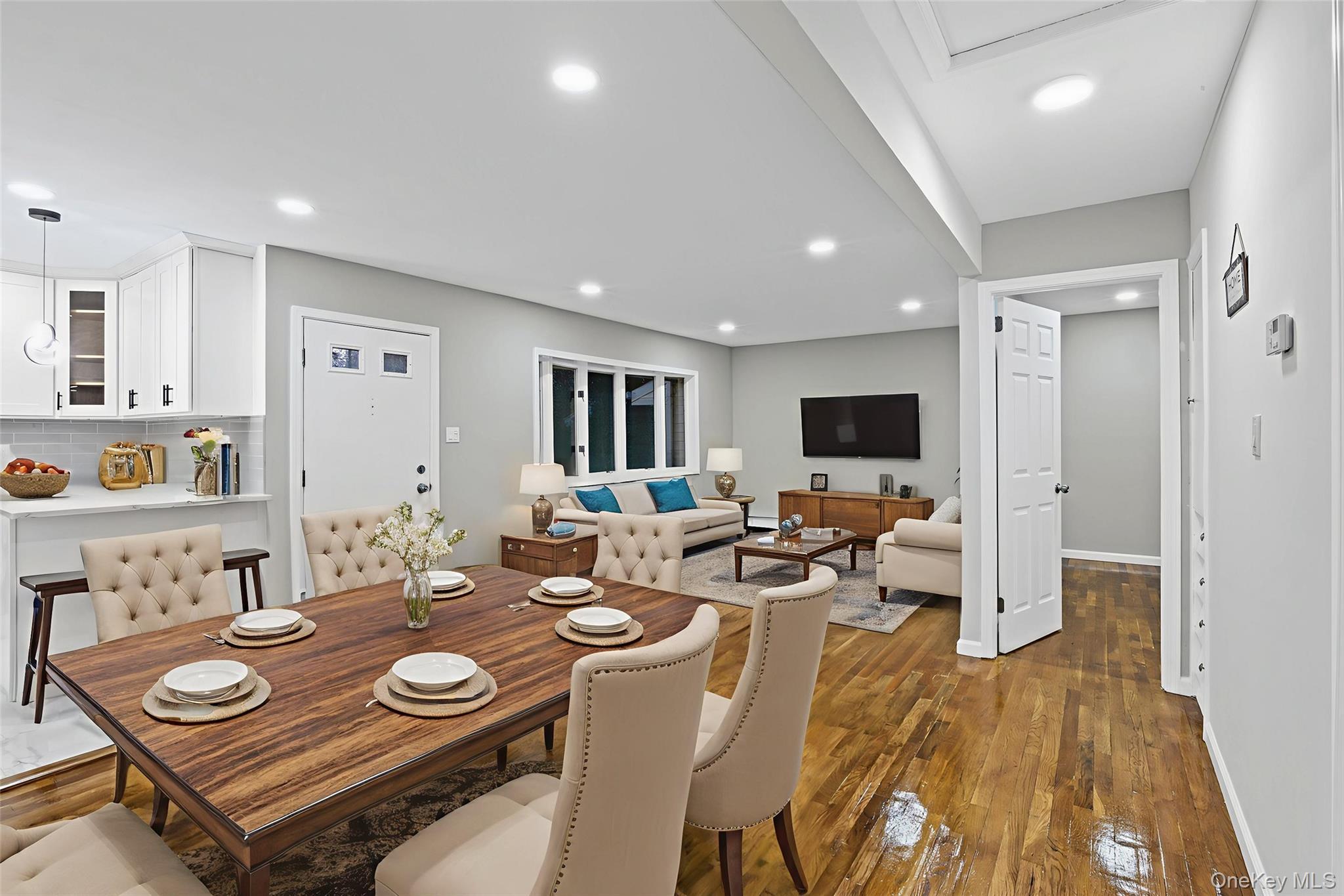 Single Family Hilltop Suffolk County, NY 11717, MLS-939512-7