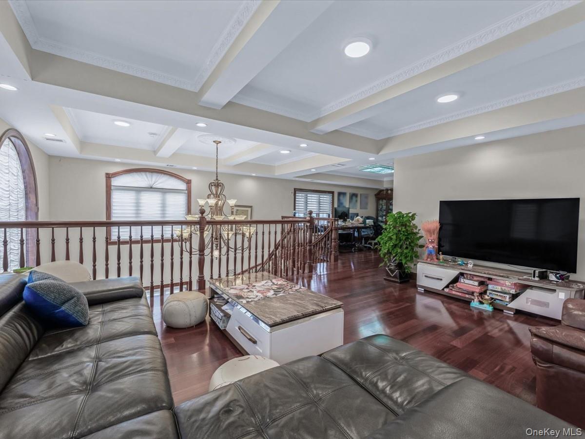 Single Family 45th  Queens, NY 11361, MLS-939584-9