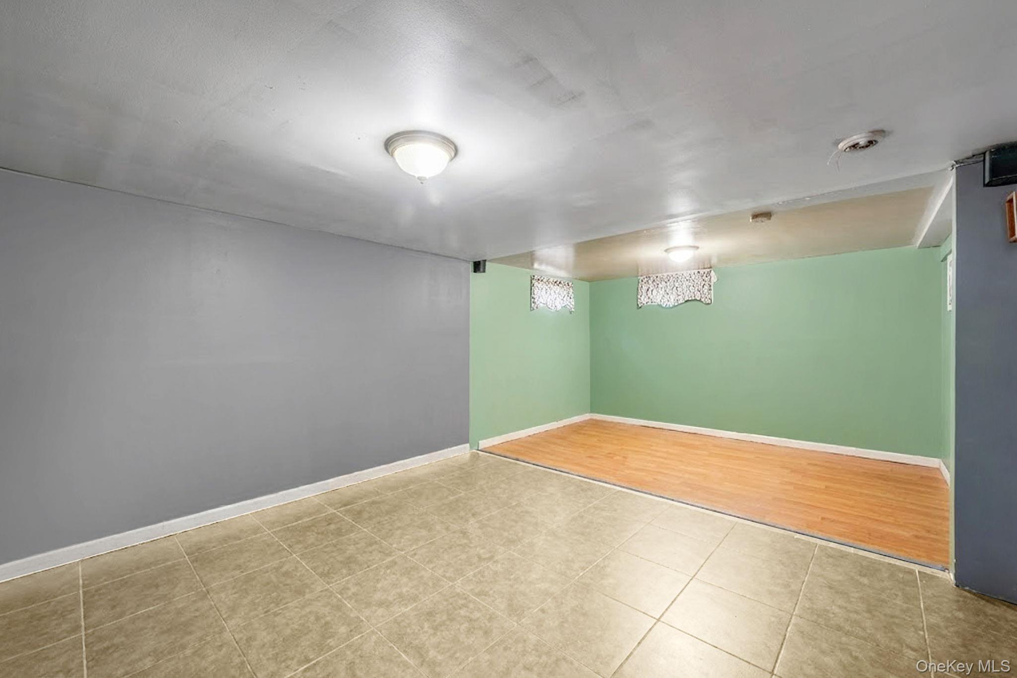 Single Family Satinwood Suffolk County, NY 11722, MLS-939601-17