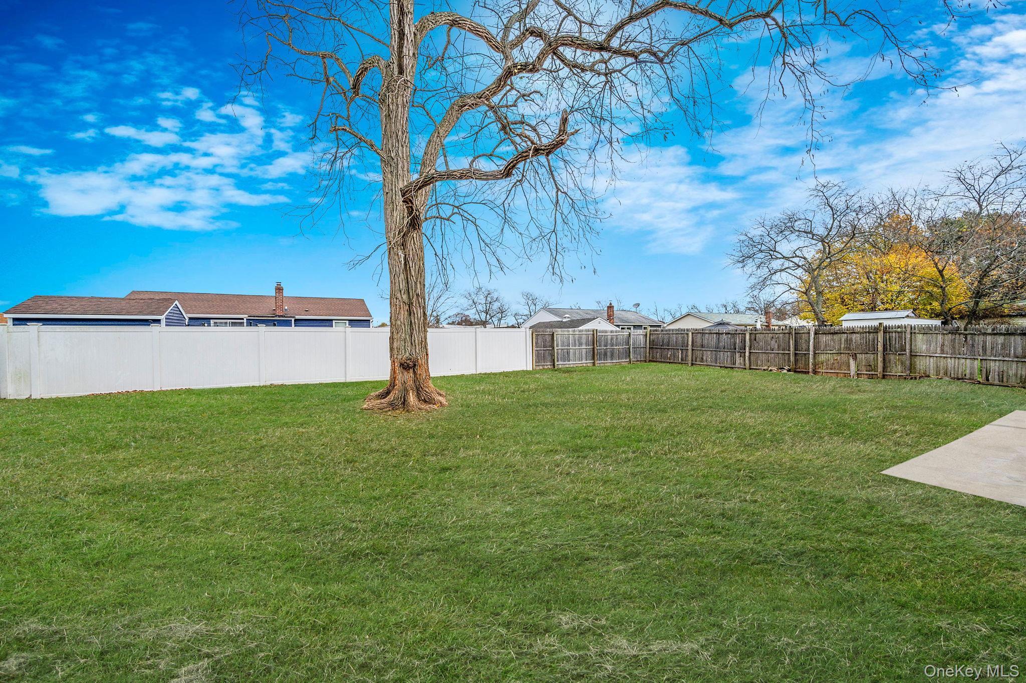 Single Family Satinwood Suffolk County, NY 11722, MLS-939601-22