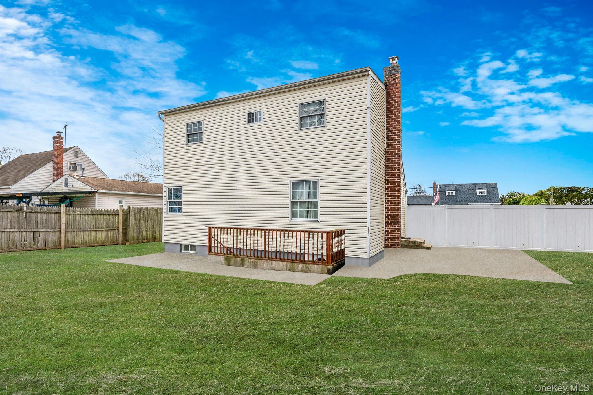 Single Family Satinwood Suffolk County, NY 11722, MLS-939601-24