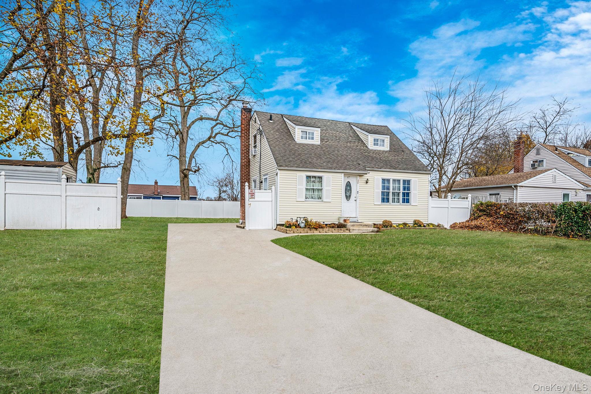 Single Family Satinwood Suffolk County, NY 11722, MLS-939601-3