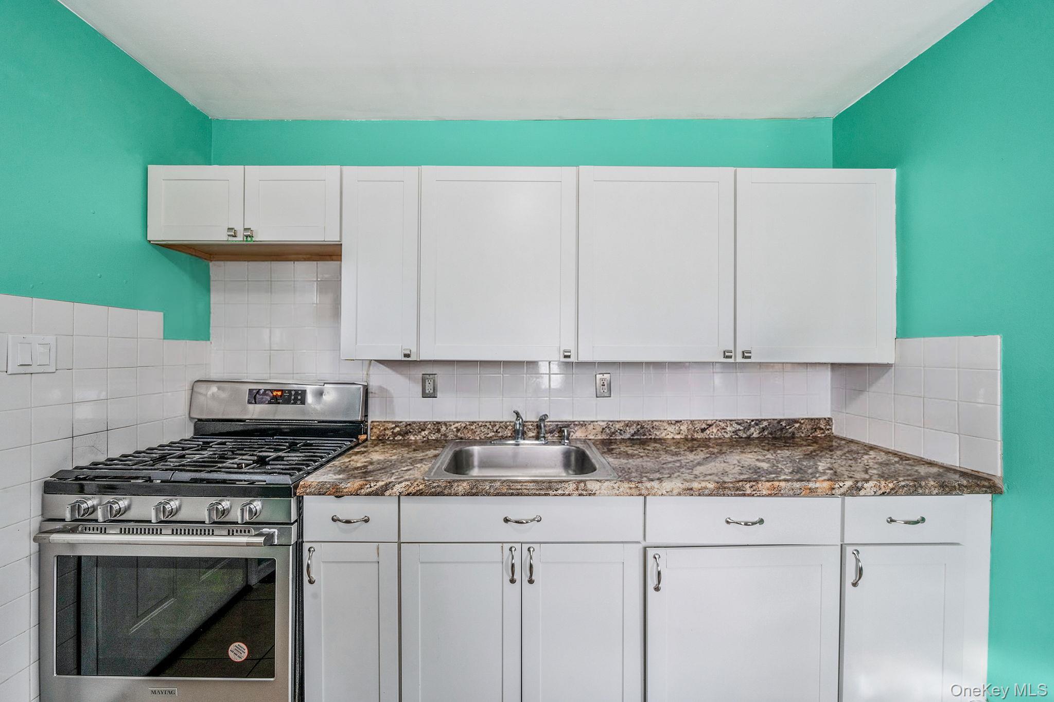 Single Family Satinwood Suffolk County, NY 11722, MLS-939601-9