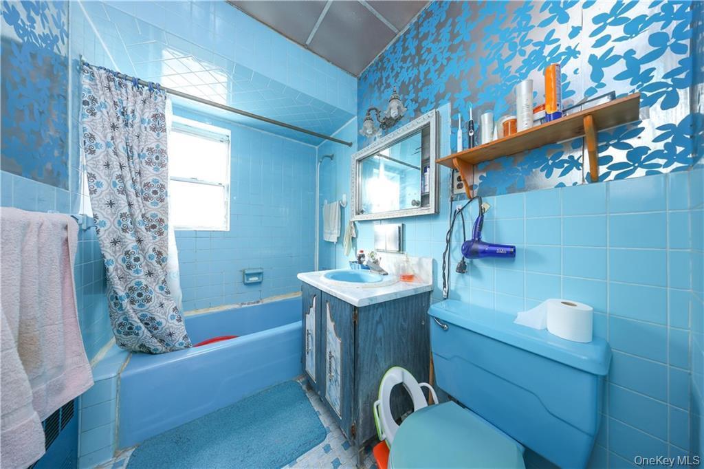 Single Family 22nd  Brooklyn, NY 11229, MLS-939609-23