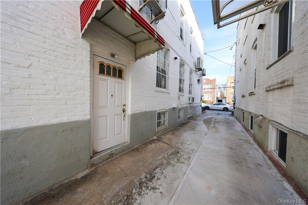 Single Family 22nd  Brooklyn, NY 11229, MLS-939609-26