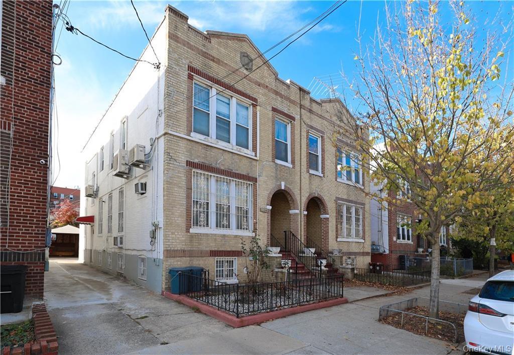 Single Family 22nd  Brooklyn, NY 11229, MLS-939609-29