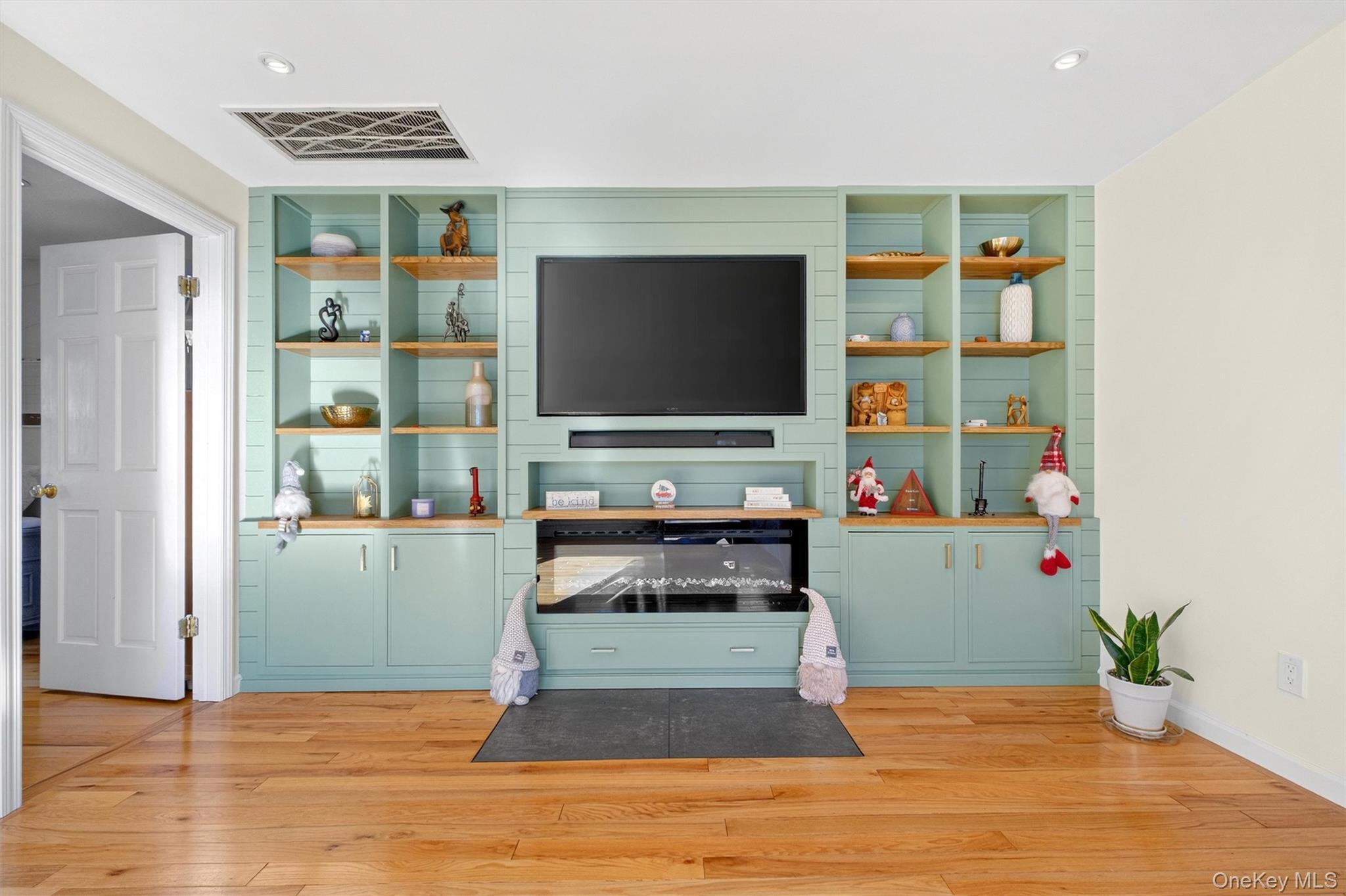 Single Family Hamilton  Putnam County, NY 10512, MLS-939613-12