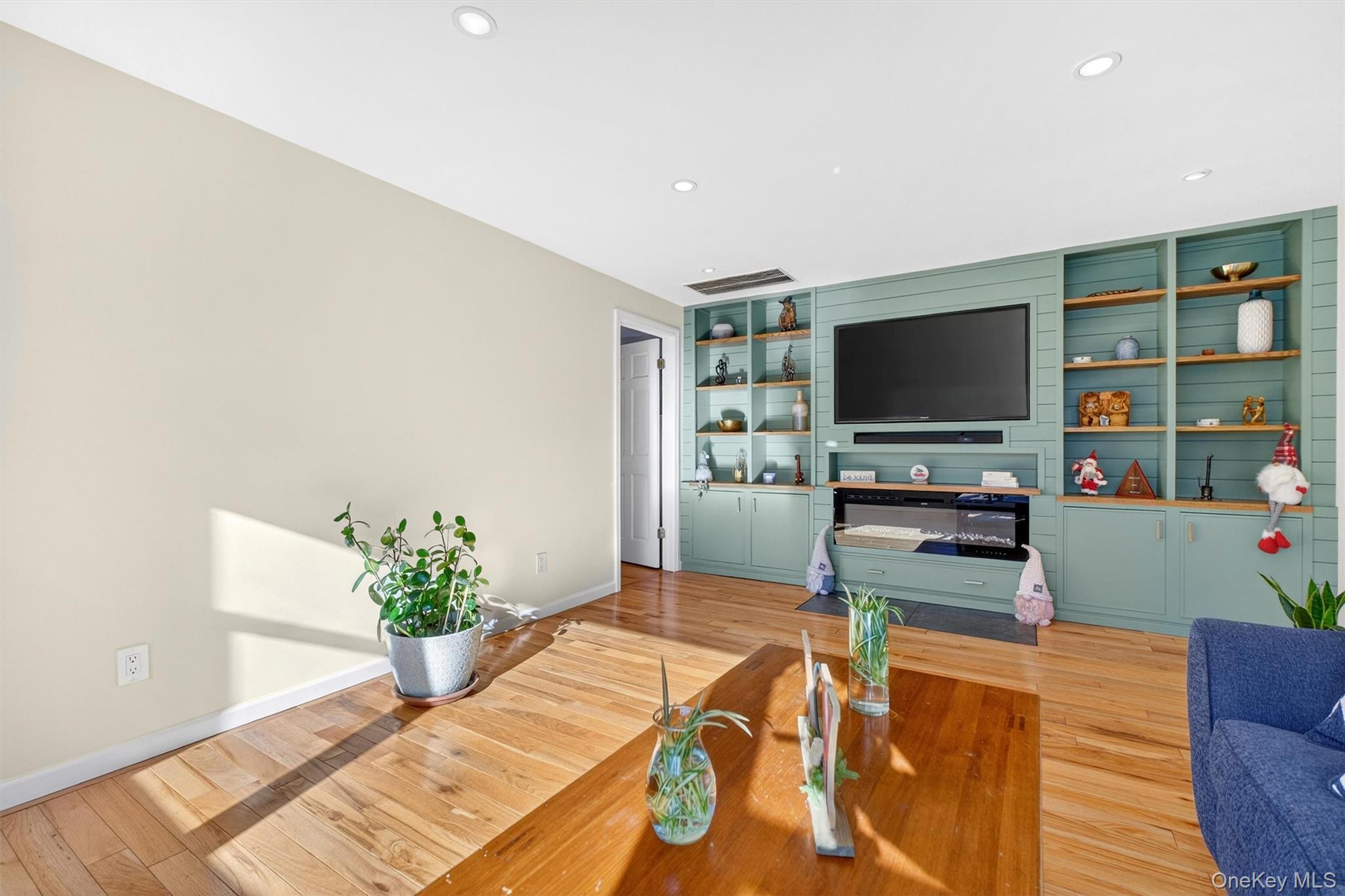 Single Family Hamilton  Putnam County, NY 10512, MLS-939613-13