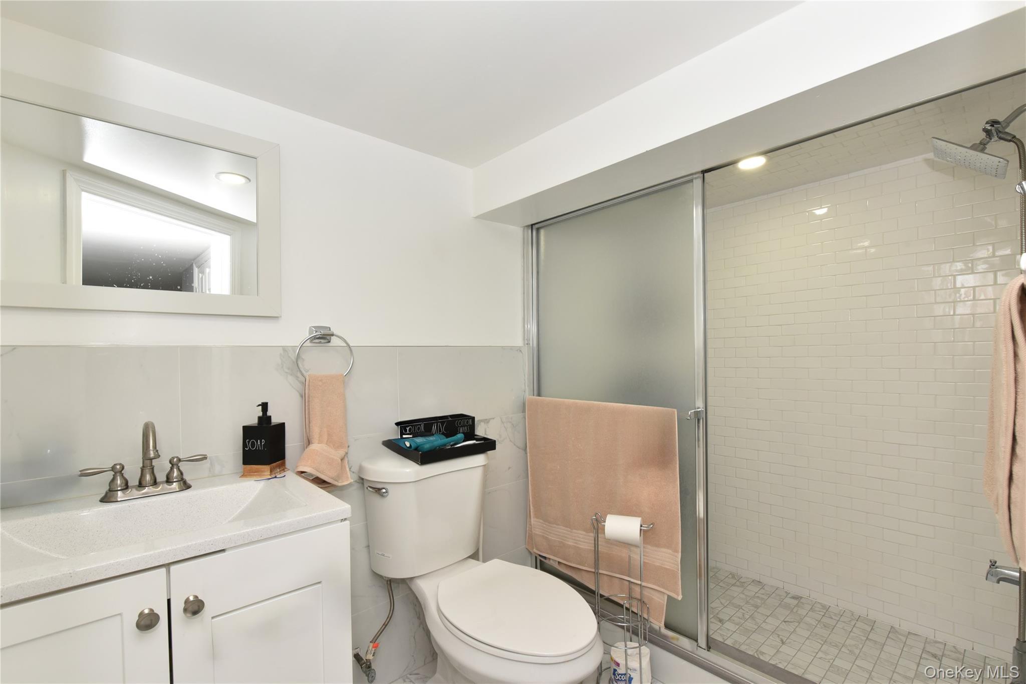 Single Family Stewart Nassau County, NY 11550, MLS-939619-26